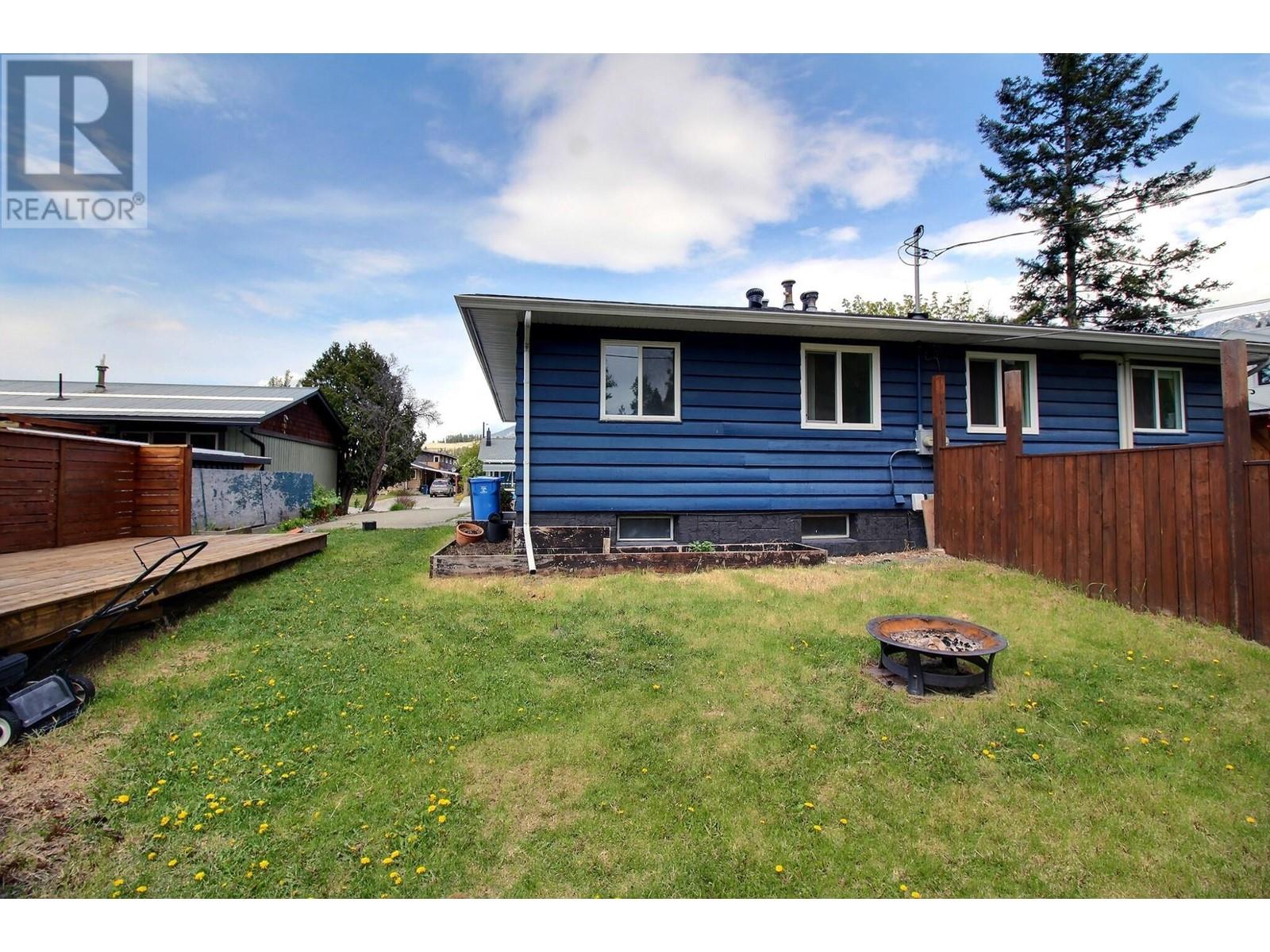 1235 Alexander Drive W, Golden, British Columbia  V0A 1H0 - Photo 4 - 10348947