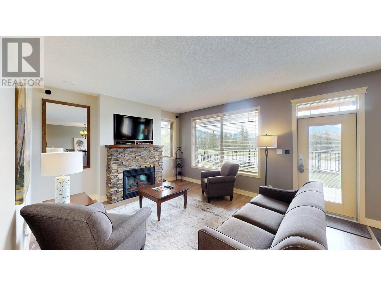 600 Bighorn Boulevard Unit# 611 D, Radium Hot Springs, British Columbia  V0A 1M0 - Photo 2 - 10348711