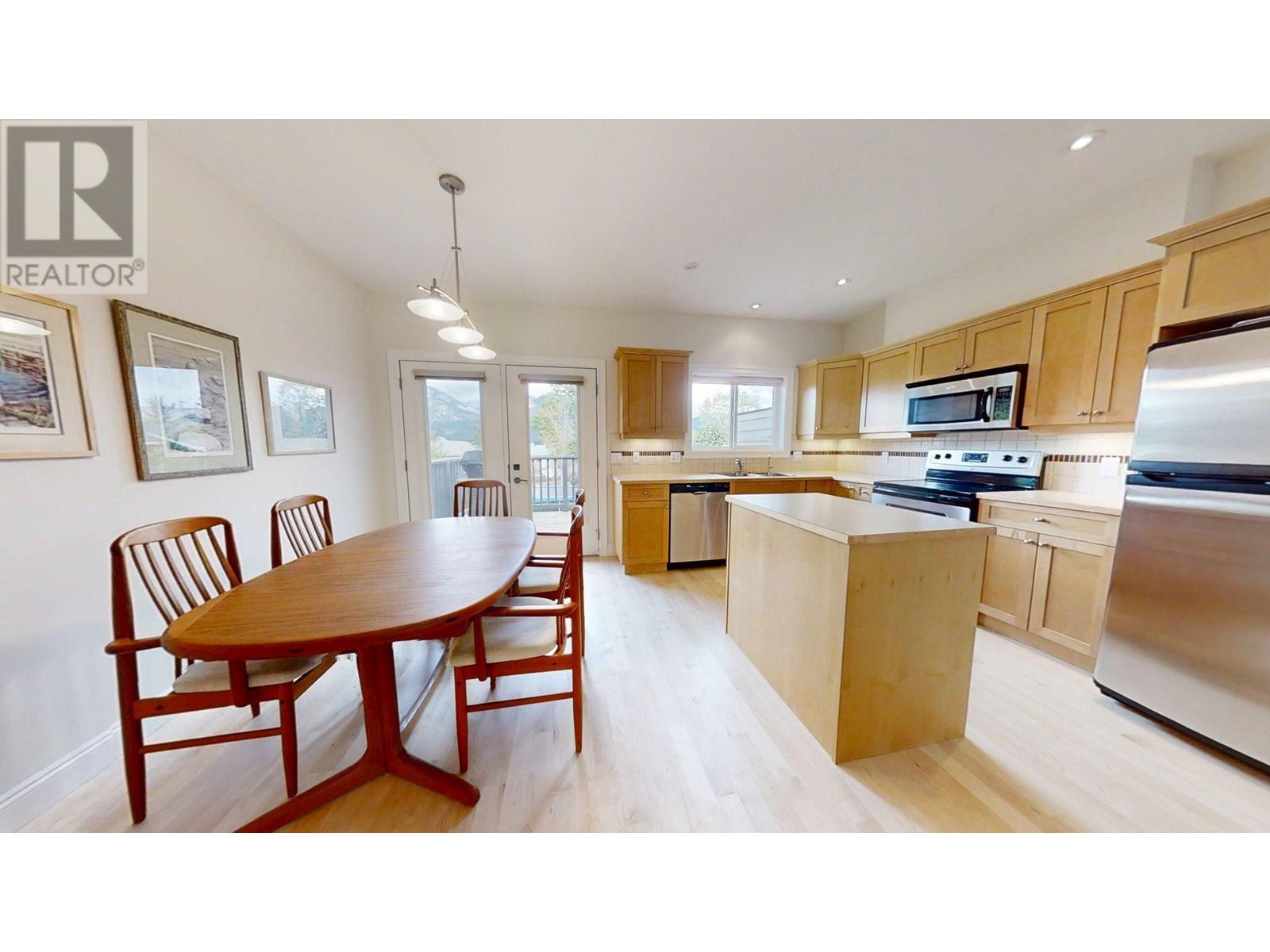 901 12th Ave Avenue, Invermere, British Columbia  V0A 1K0 - Photo 14 - 10349120