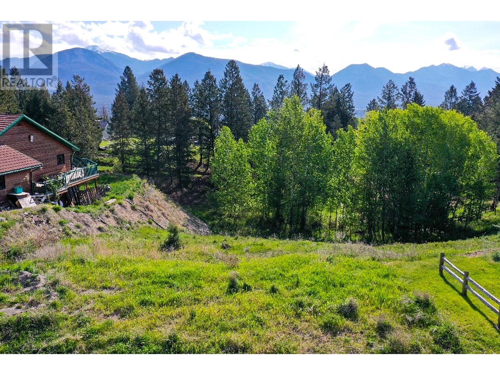 2161 Pinetree Place, Invermere, British Columbia  V0A 1K4 - Photo 2 - 10349356