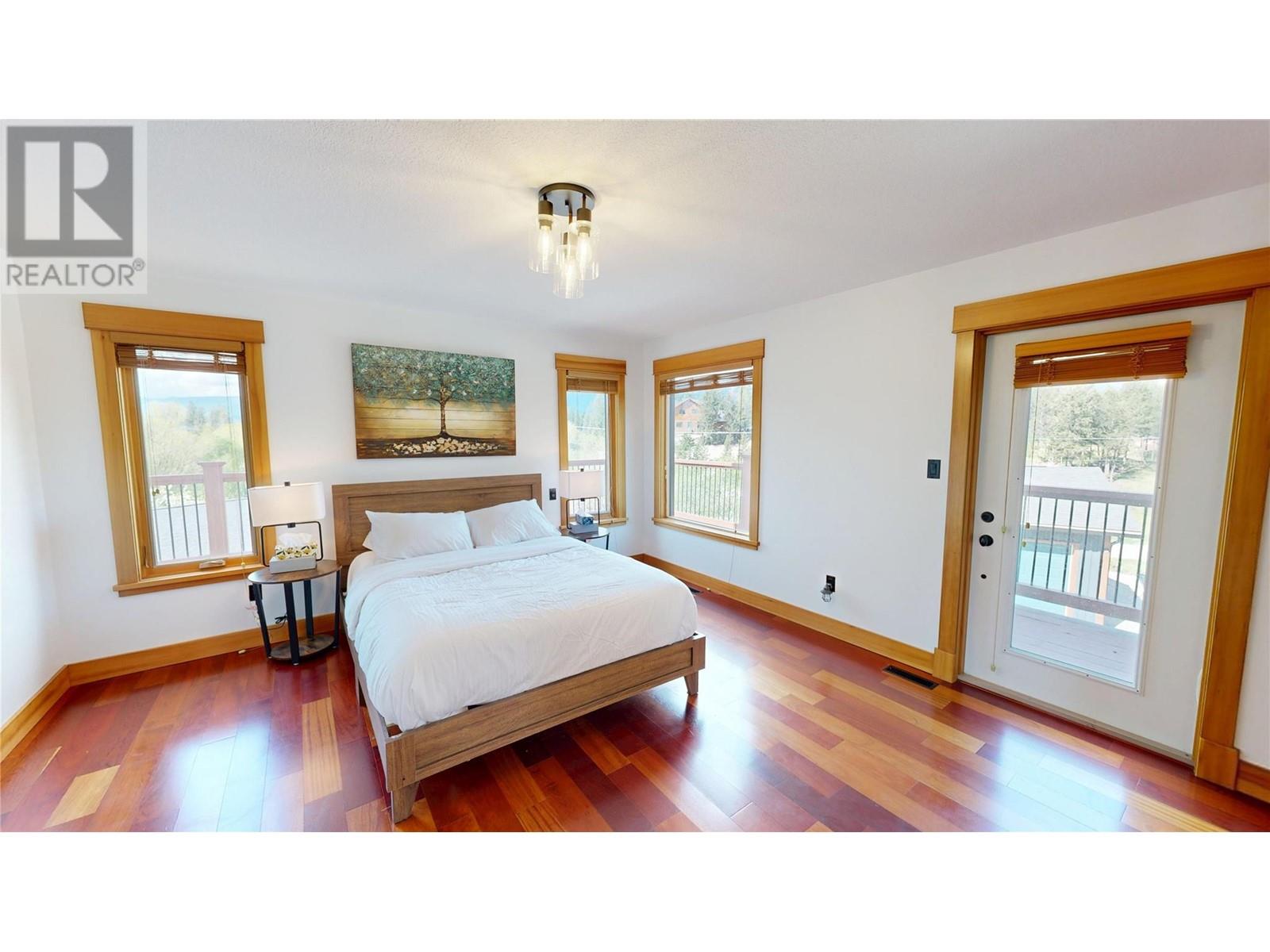 1018 Swansea Road, Windermere, British Columbia  V0A 1K3 - Photo 13 - 10349537