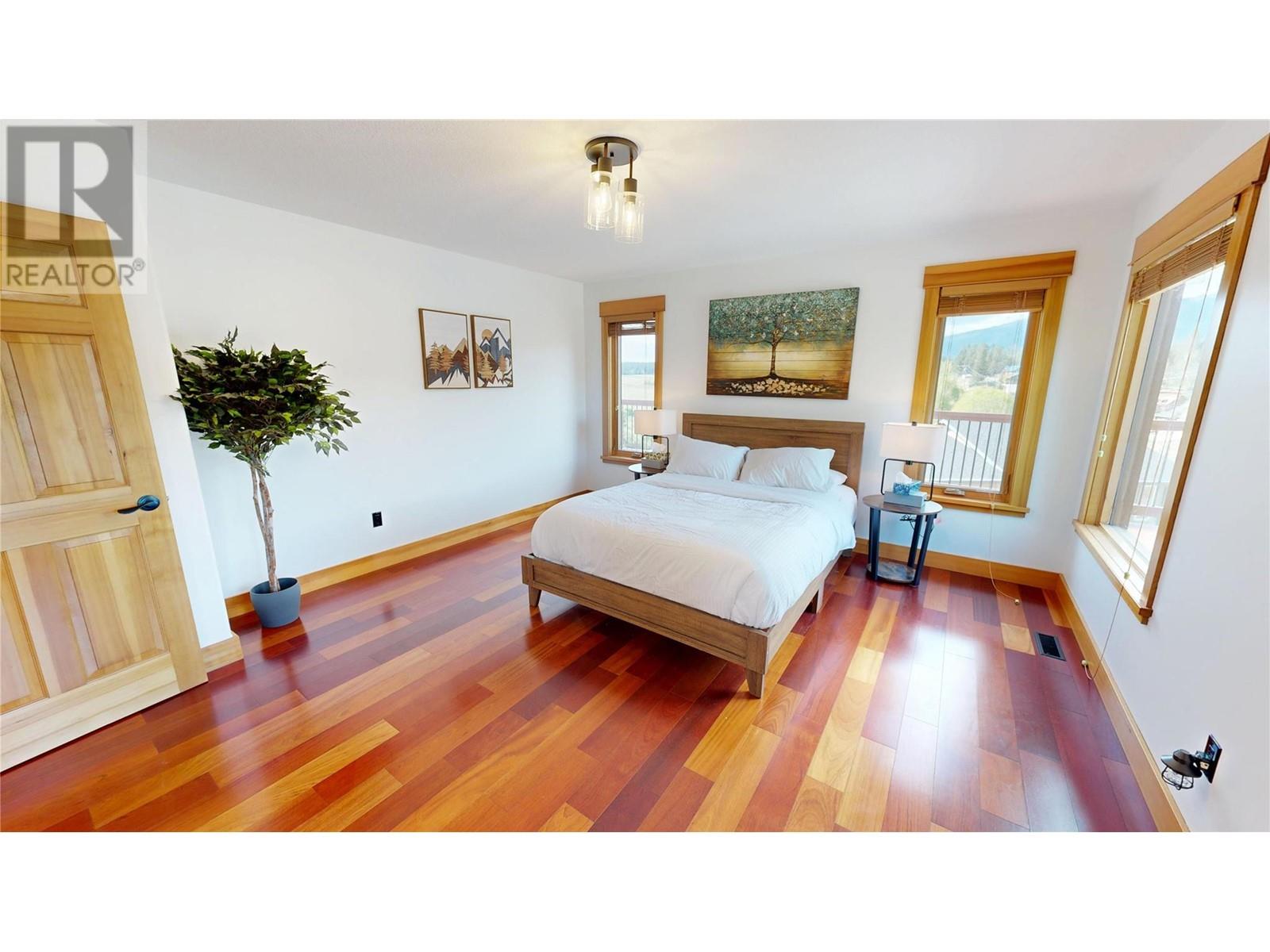 1018 Swansea Road, Windermere, British Columbia  V0A 1K3 - Photo 14 - 10349537