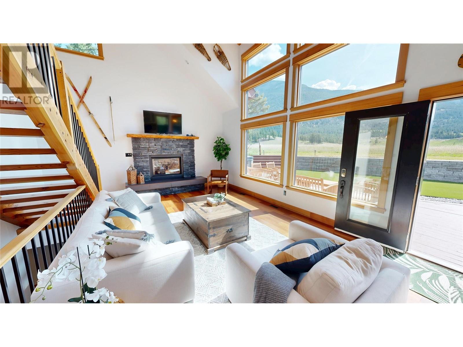 1018 Swansea Road, Windermere, British Columbia  V0A 1K3 - Photo 6 - 10349537
