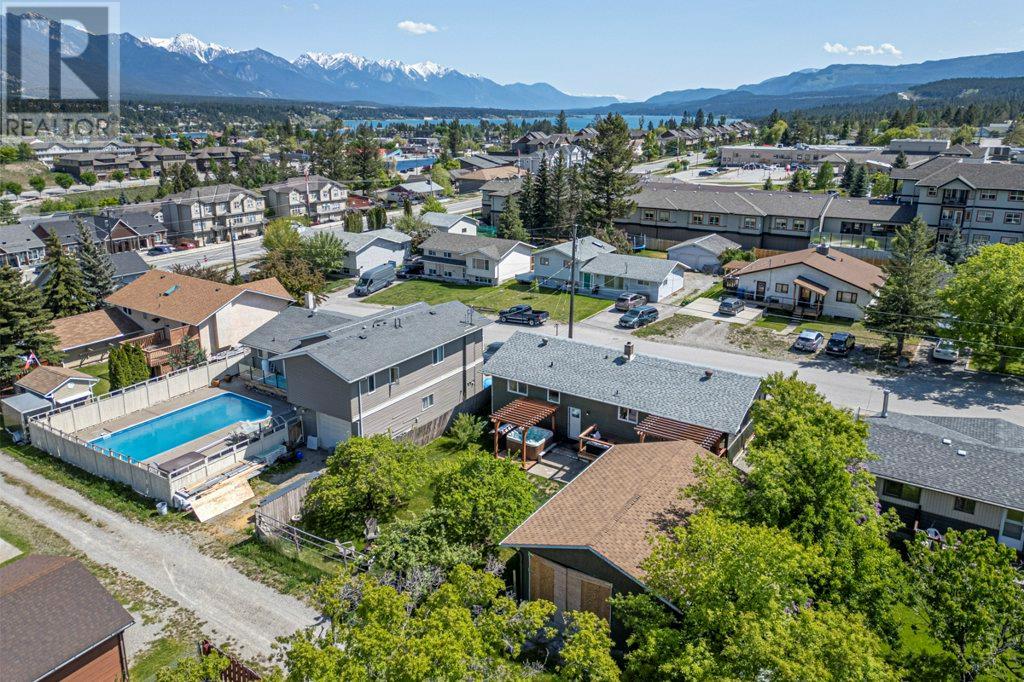 1028 6 Street, Invermere, British Columbia  V0A 1K0 - Photo 3 - 10349558
