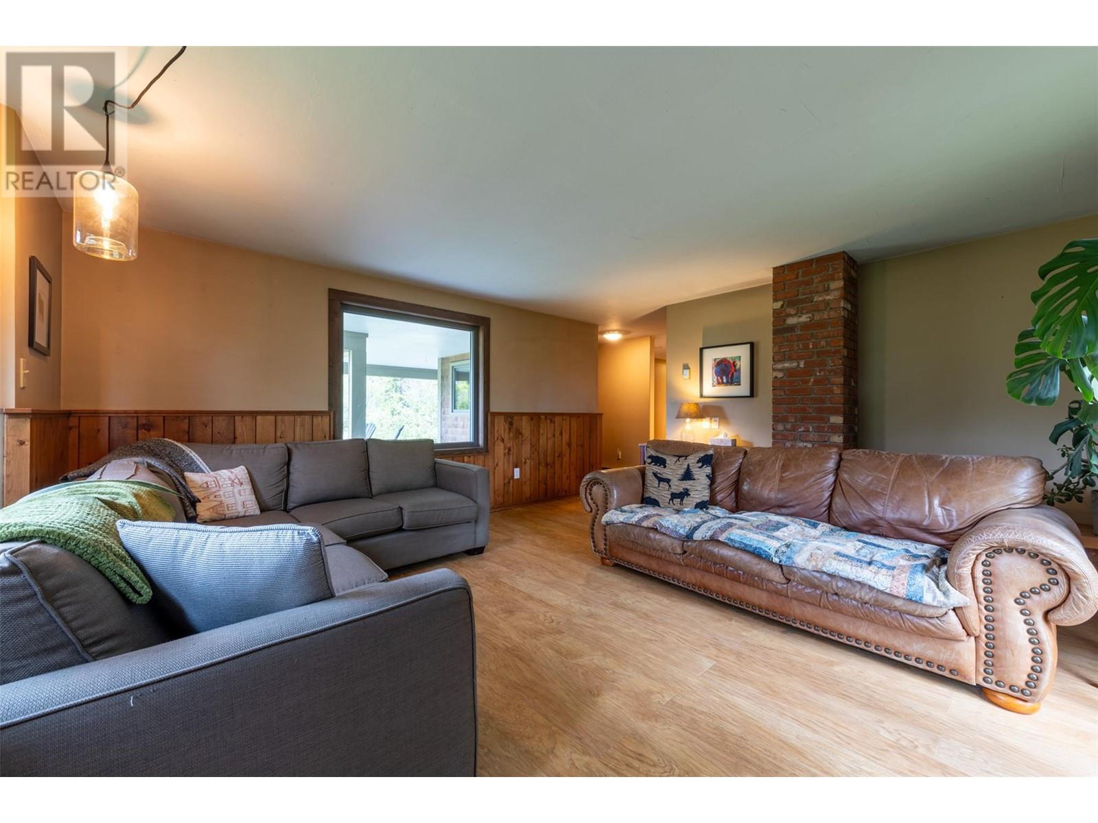 1615 Campbell Road, Golden, British Columbia  V0A 1H7 - Photo 20 - 10349909