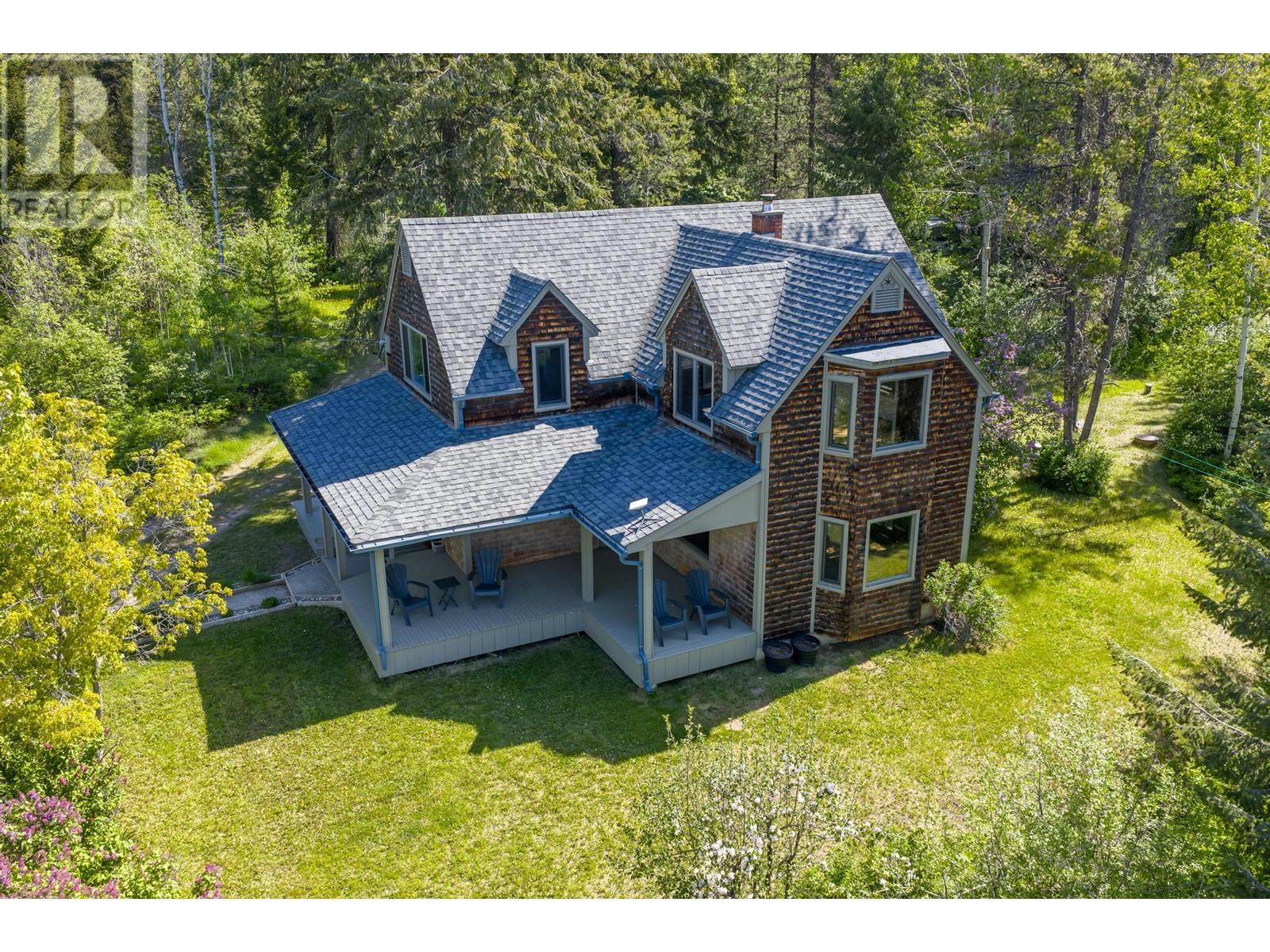 1615 Campbell Road, Golden, British Columbia  V0A 1H7 - Photo 3 - 10349909