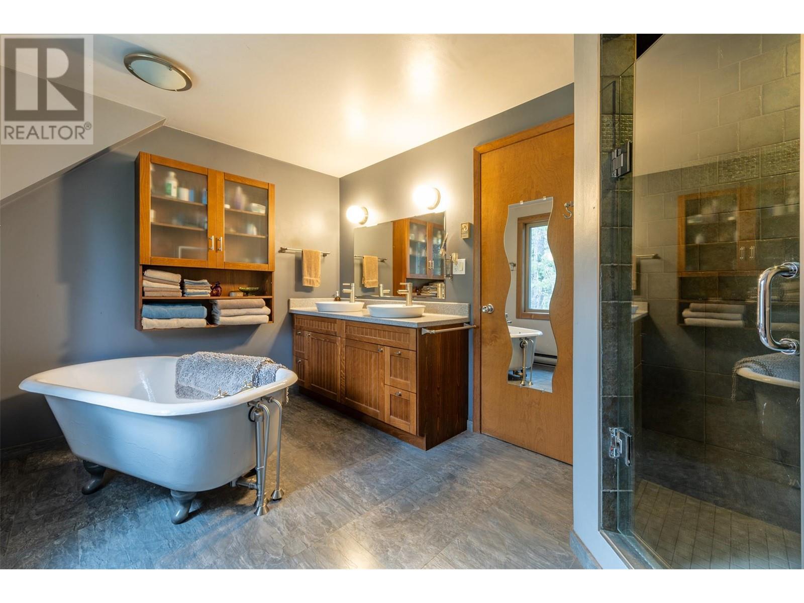 1615 Campbell Road, Golden, British Columbia  V0A 1H7 - Photo 40 - 10349909