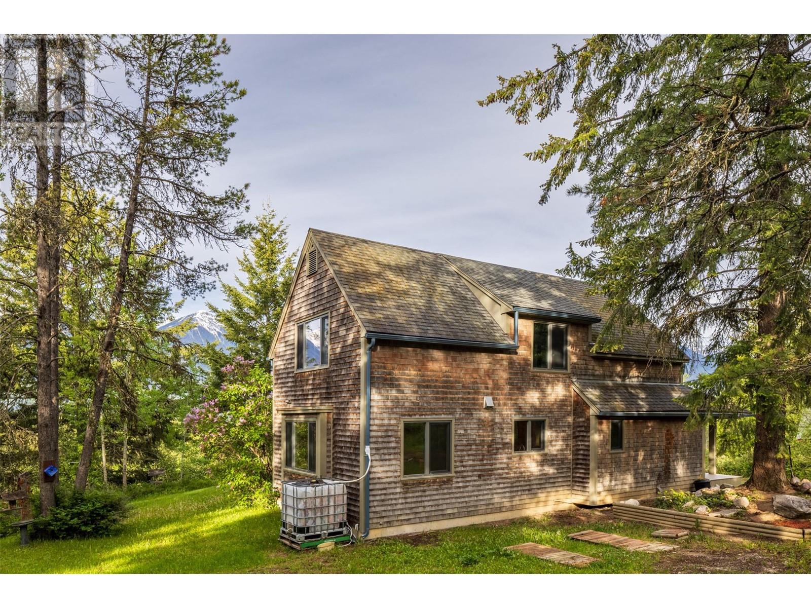 1615 Campbell Road, Golden, British Columbia  V0A 1H7 - Photo 46 - 10349909