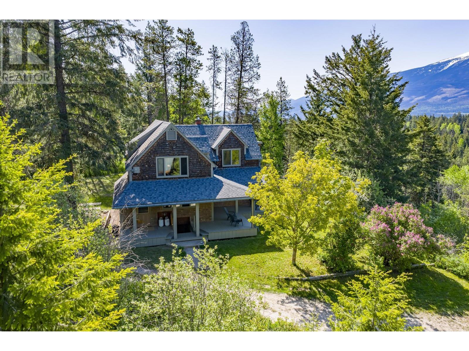 1615 Campbell Road, Golden, British Columbia  V0A 1H7 - Photo 5 - 10349909