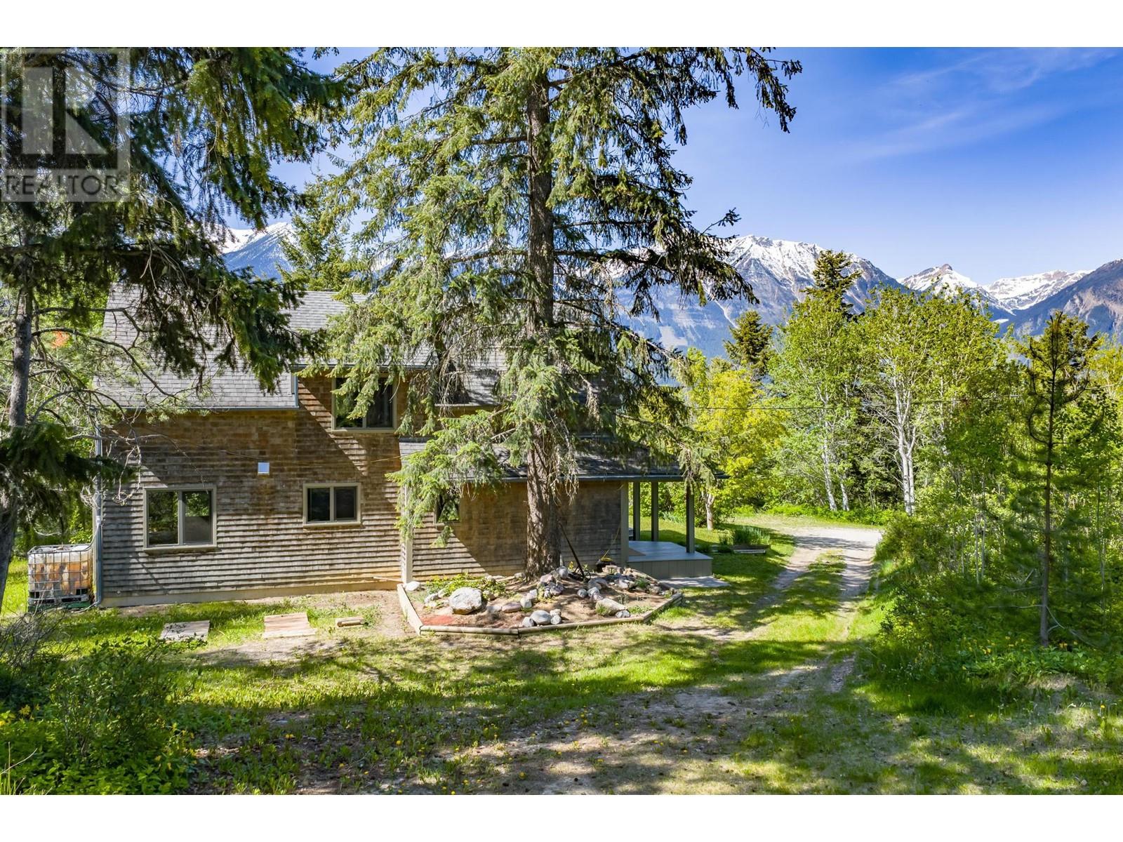 1615 Campbell Road, Golden, British Columbia  V0A 1H7 - Photo 60 - 10349909