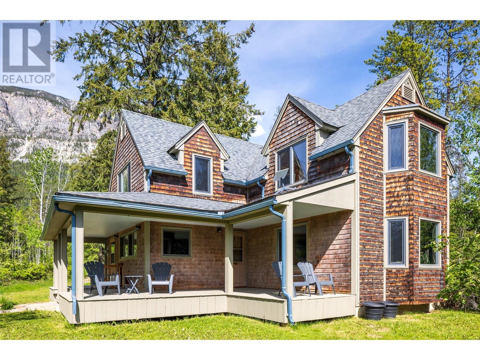 1615 Campbell Road, Golden, British Columbia  V0A 1H7 - Photo 80 - 10349909