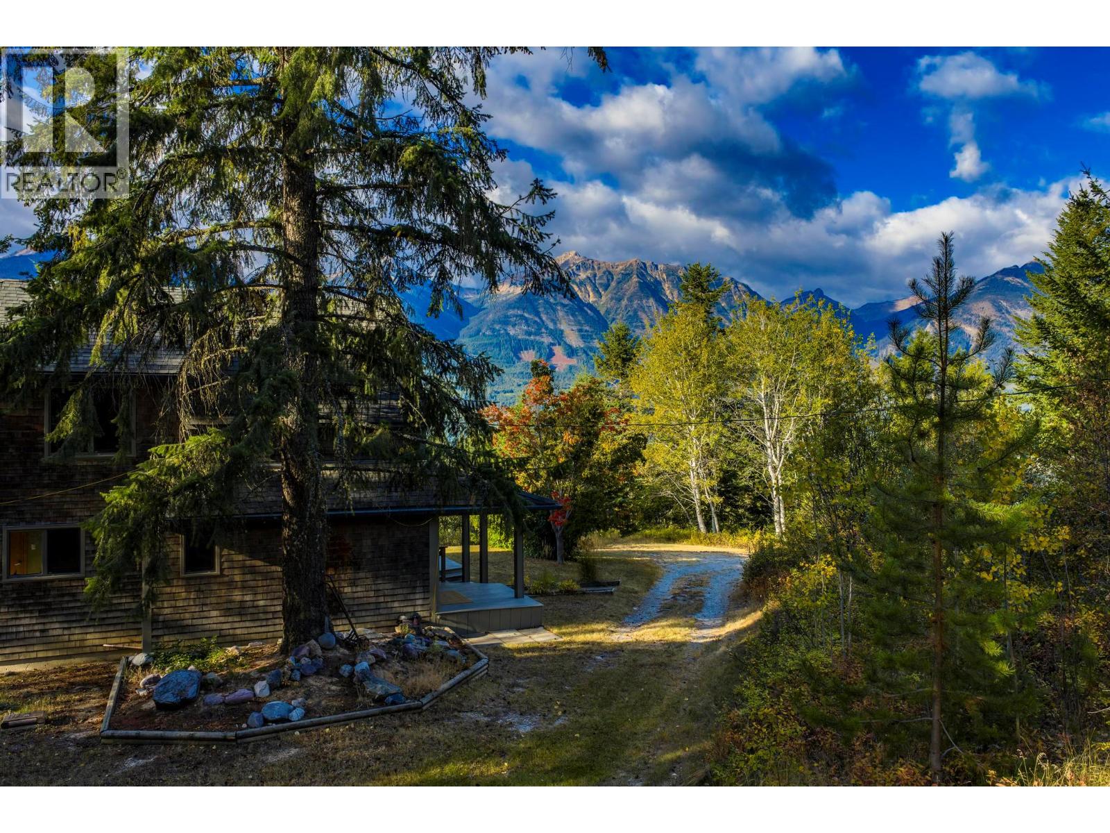 1615 Campbell Road, Golden, British Columbia  V0A 1H7 - Photo 94 - 10349909