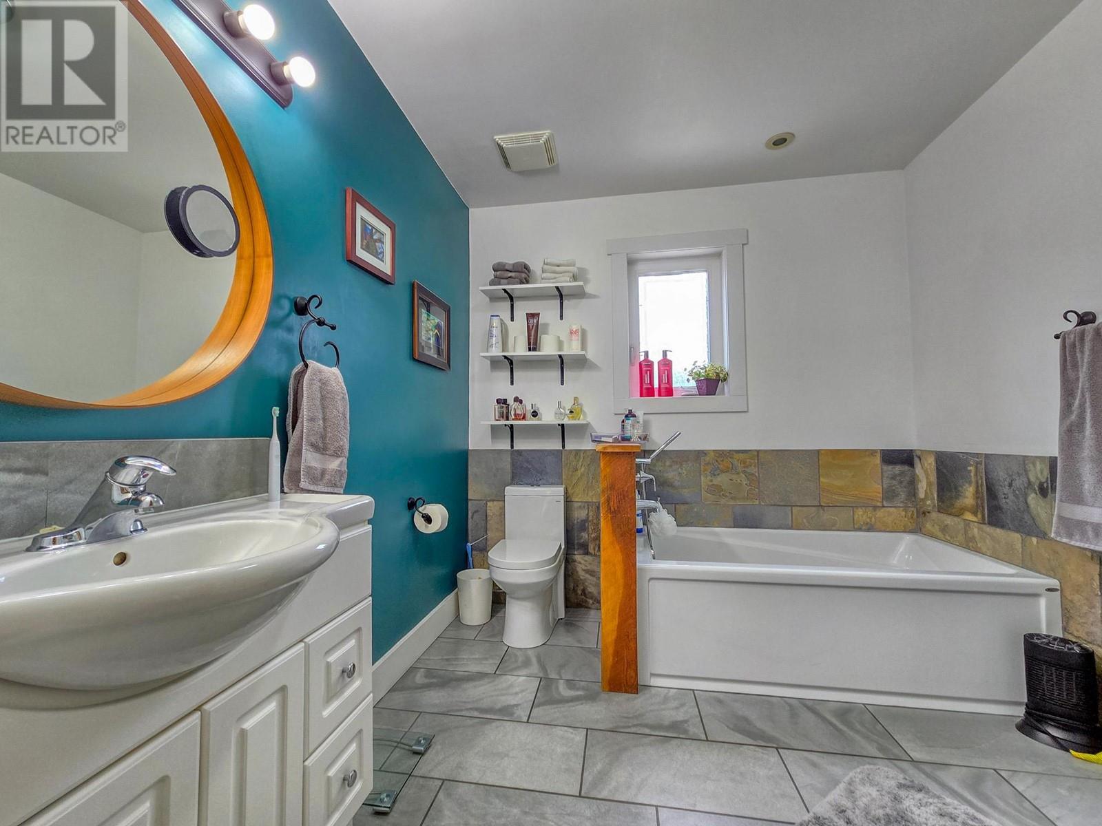 4778 Crescentwood Drive, Edgewater, British Columbia  V0A 1E0 - Photo 39 - 10348574