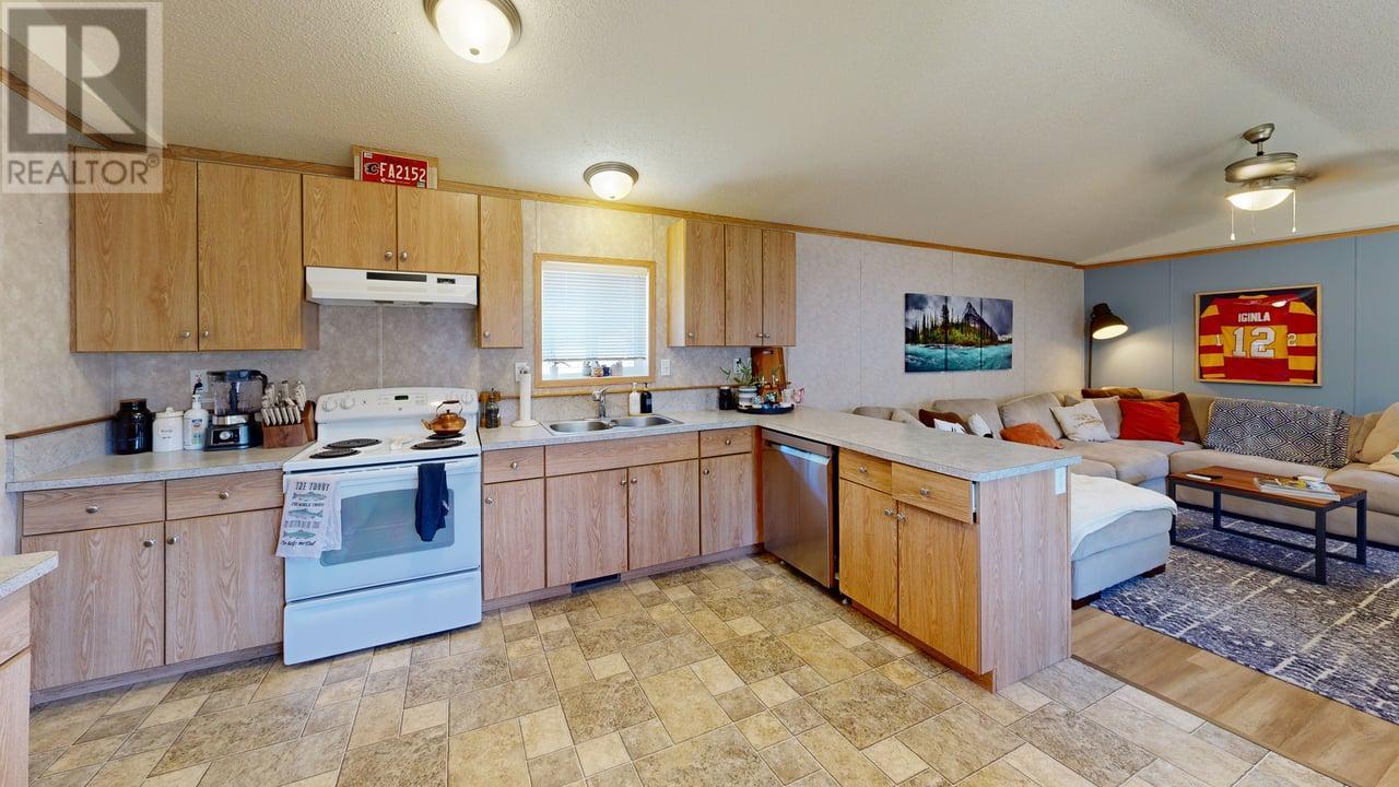 686 Almberg Road Unit# 45, Golden, British Columbia  V0A 1H2 - Photo 3 - 10349943
