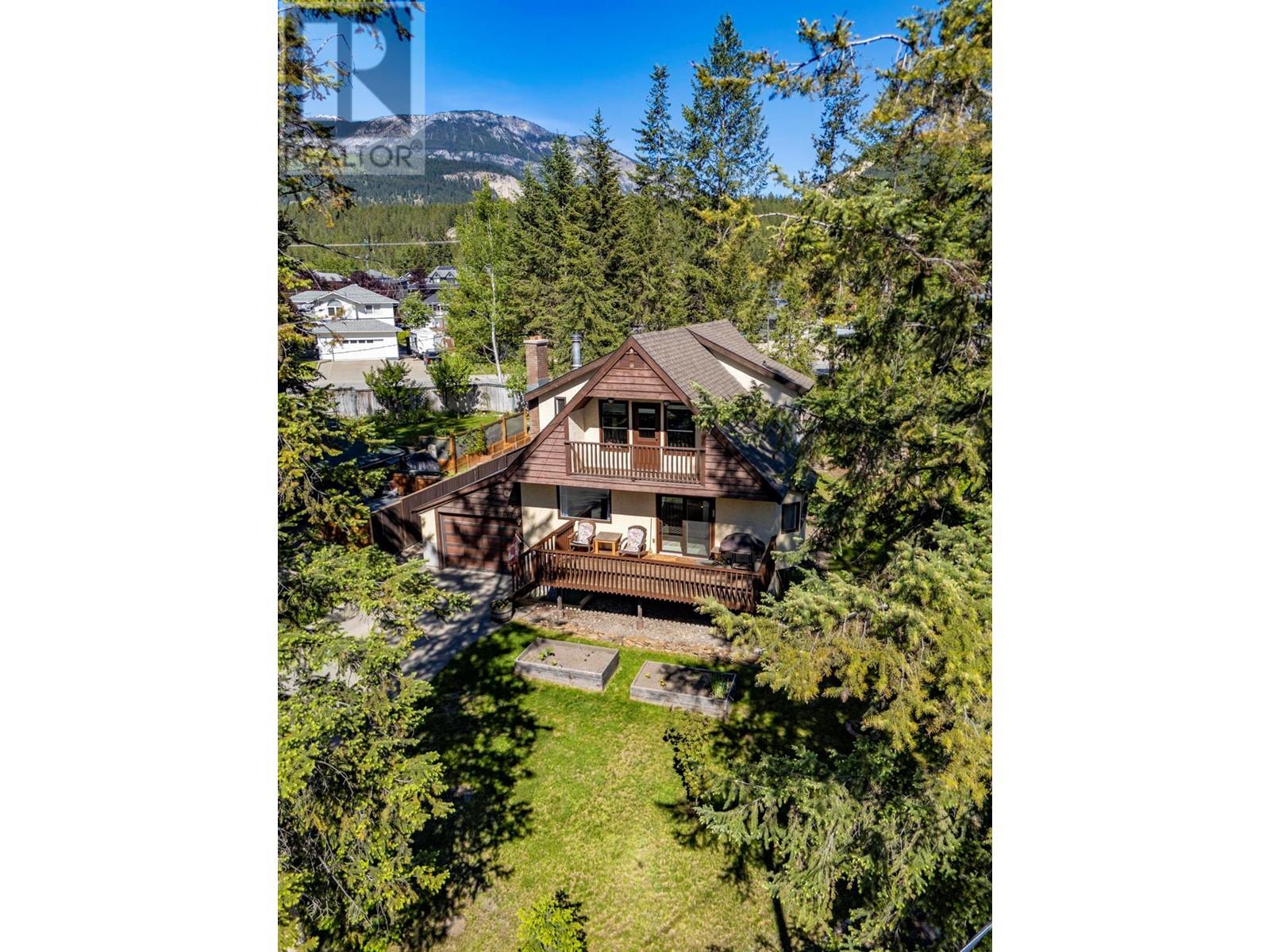 1506 14th Avenue S, Golden, British Columbia  V0A 1H6 - Photo 2 - 10350205