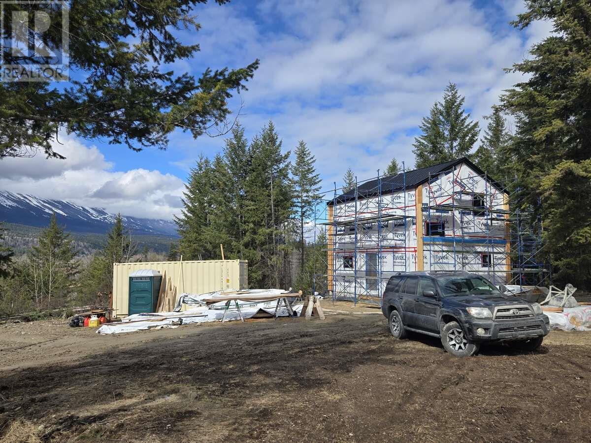 640 95 Highway, Golden, British Columbia