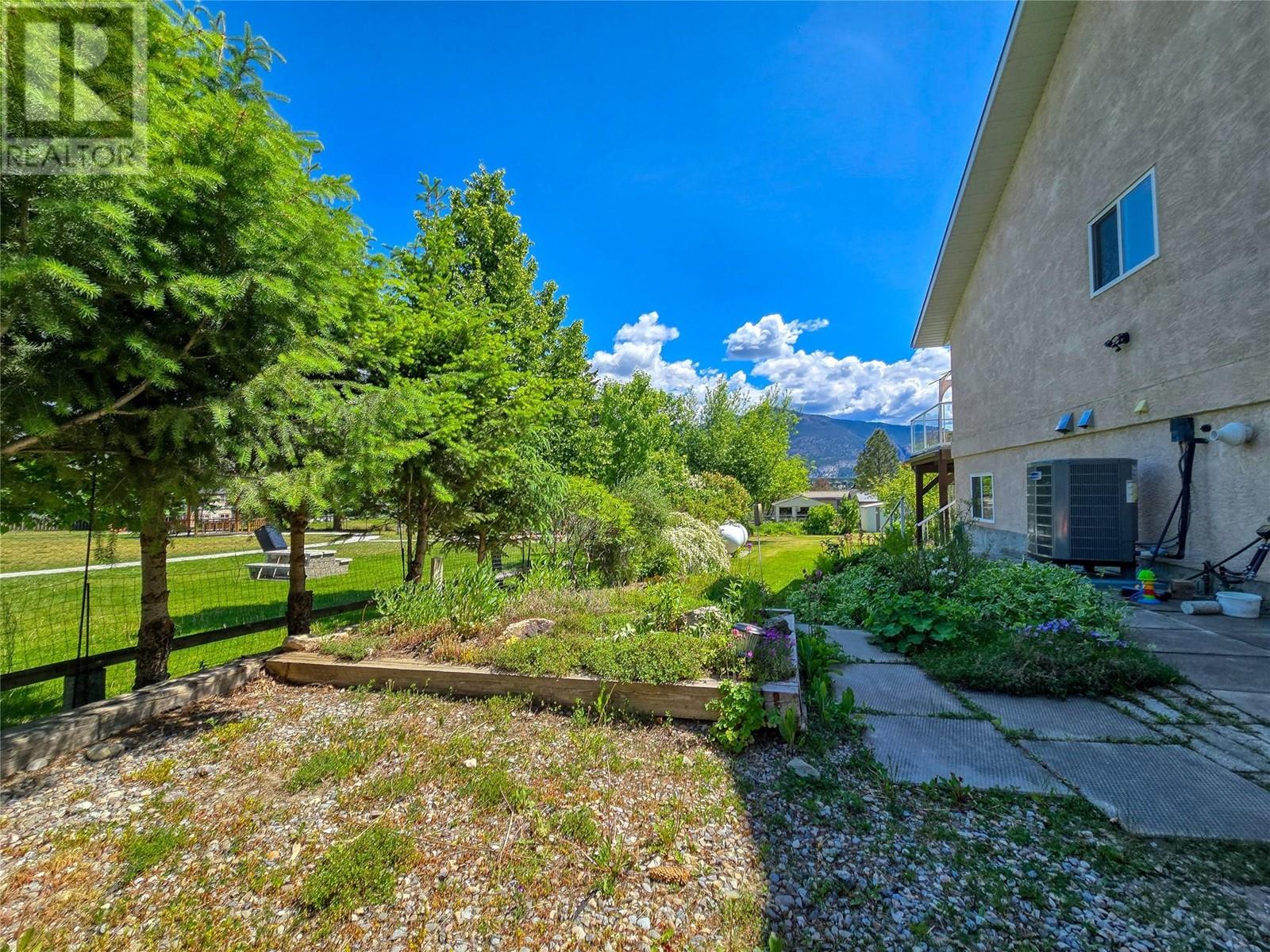 817 12th Avenue, Invermere, British Columbia  V0A 1K0 - Photo 31 - 10349937