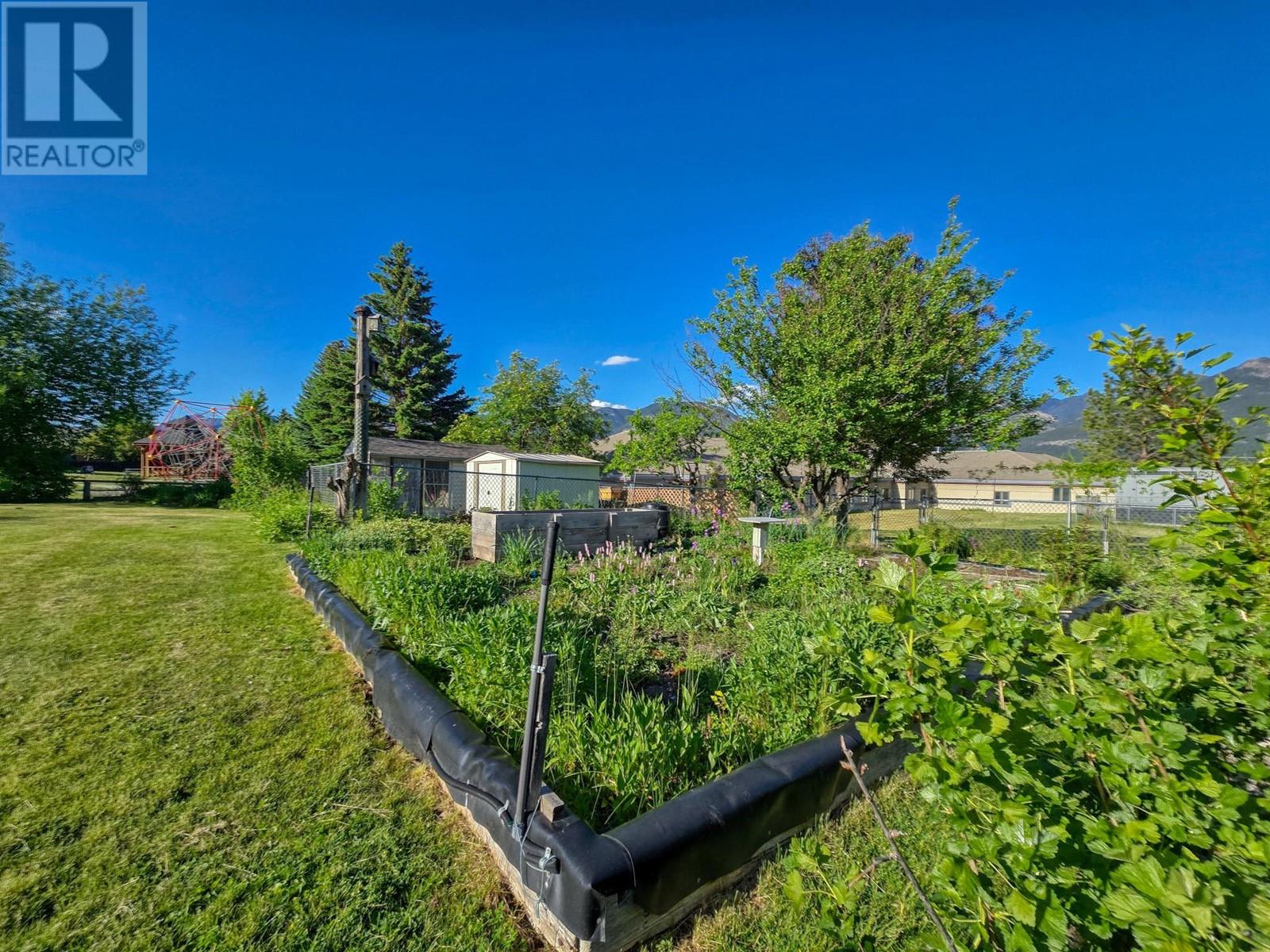817 12th Avenue, Invermere, British Columbia  V0A 1K0 - Photo 35 - 10349937