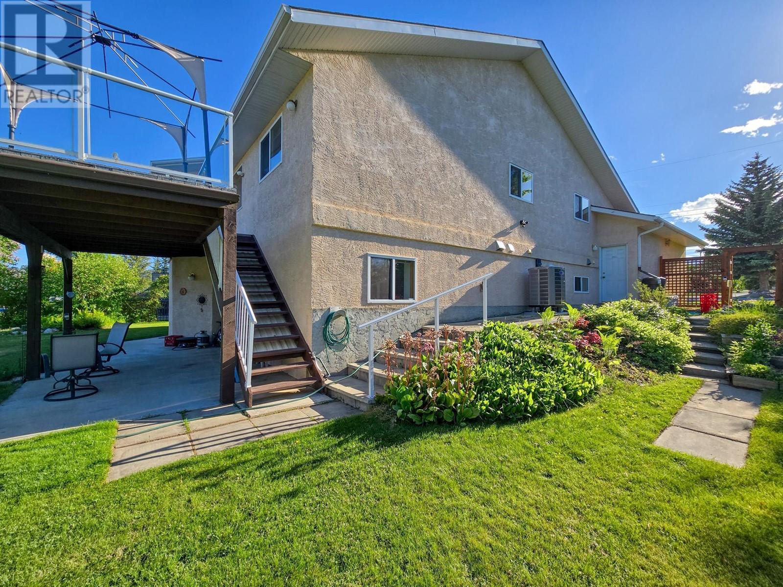 817 12th Avenue, Invermere, British Columbia  V0A 1K0 - Photo 4 - 10349937