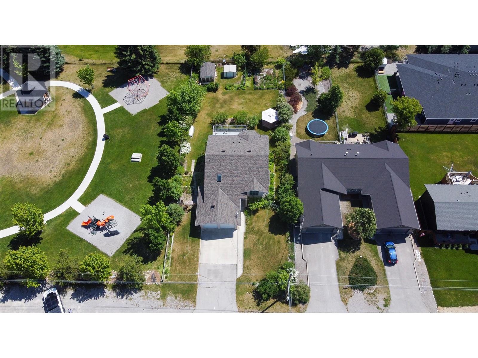817 12th Avenue, Invermere, British Columbia  V0A 1K0 - Photo 45 - 10349937