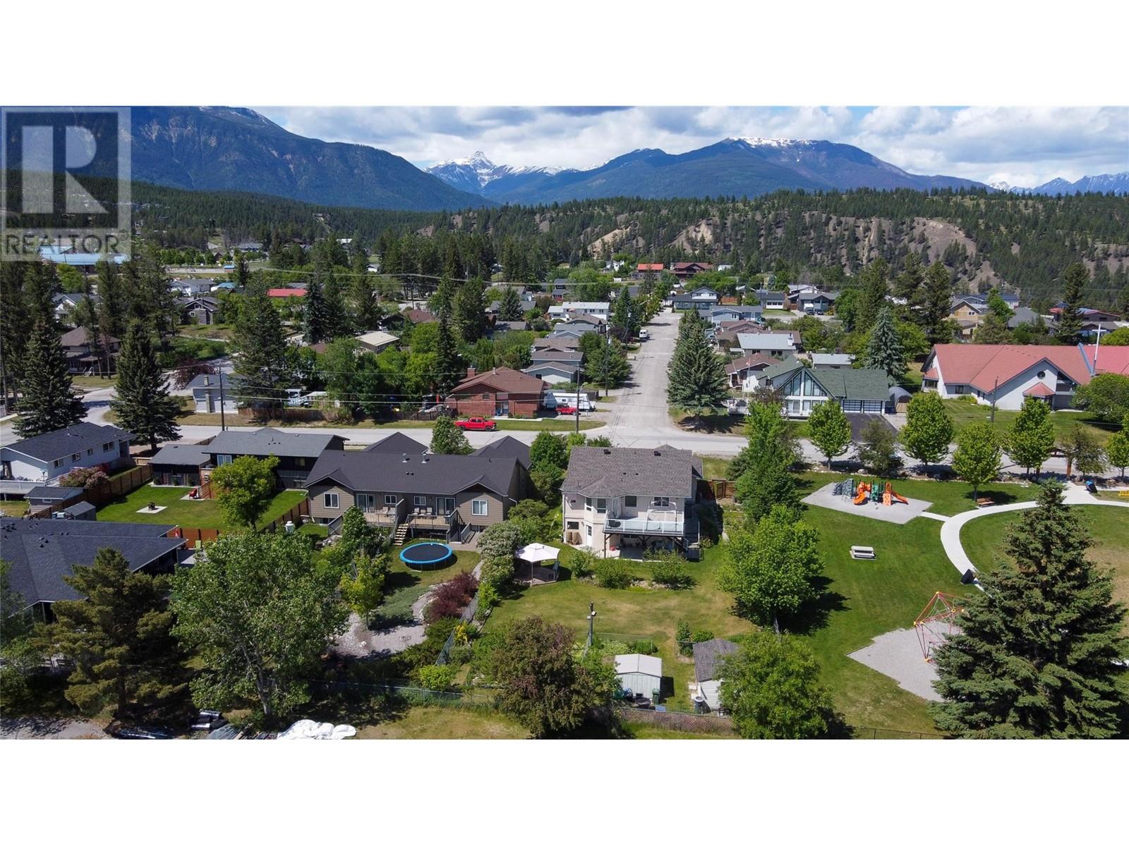 817 12th Avenue, Invermere, British Columbia  V0A 1K0 - Photo 46 - 10349937