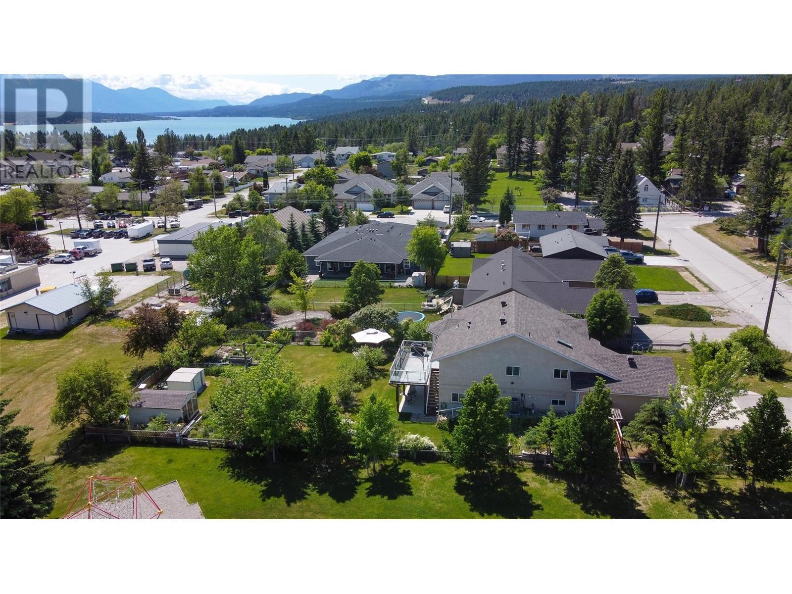 817 12th Avenue, Invermere, British Columbia  V0A 1K0 - Photo 7 - 10349937