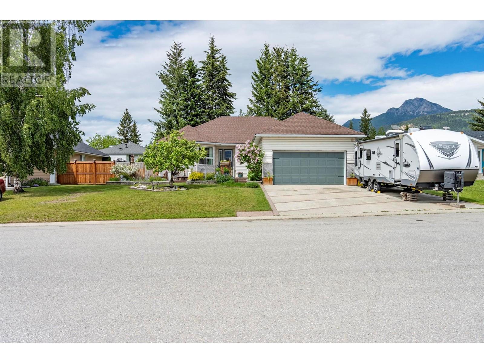 1505 Cedar Street, Golden, British Columbia  V0A 1H6 - Photo 48 - 10350673