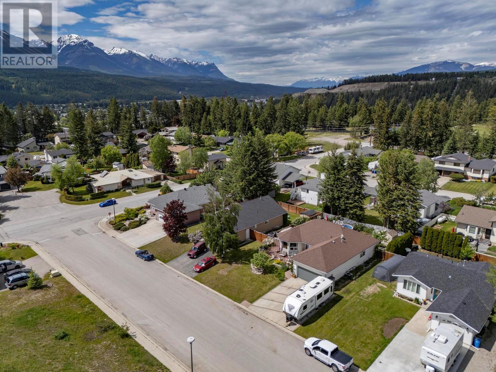 1505 Cedar Street, Golden, British Columbia  V0A 1H6 - Photo 5 - 10350673