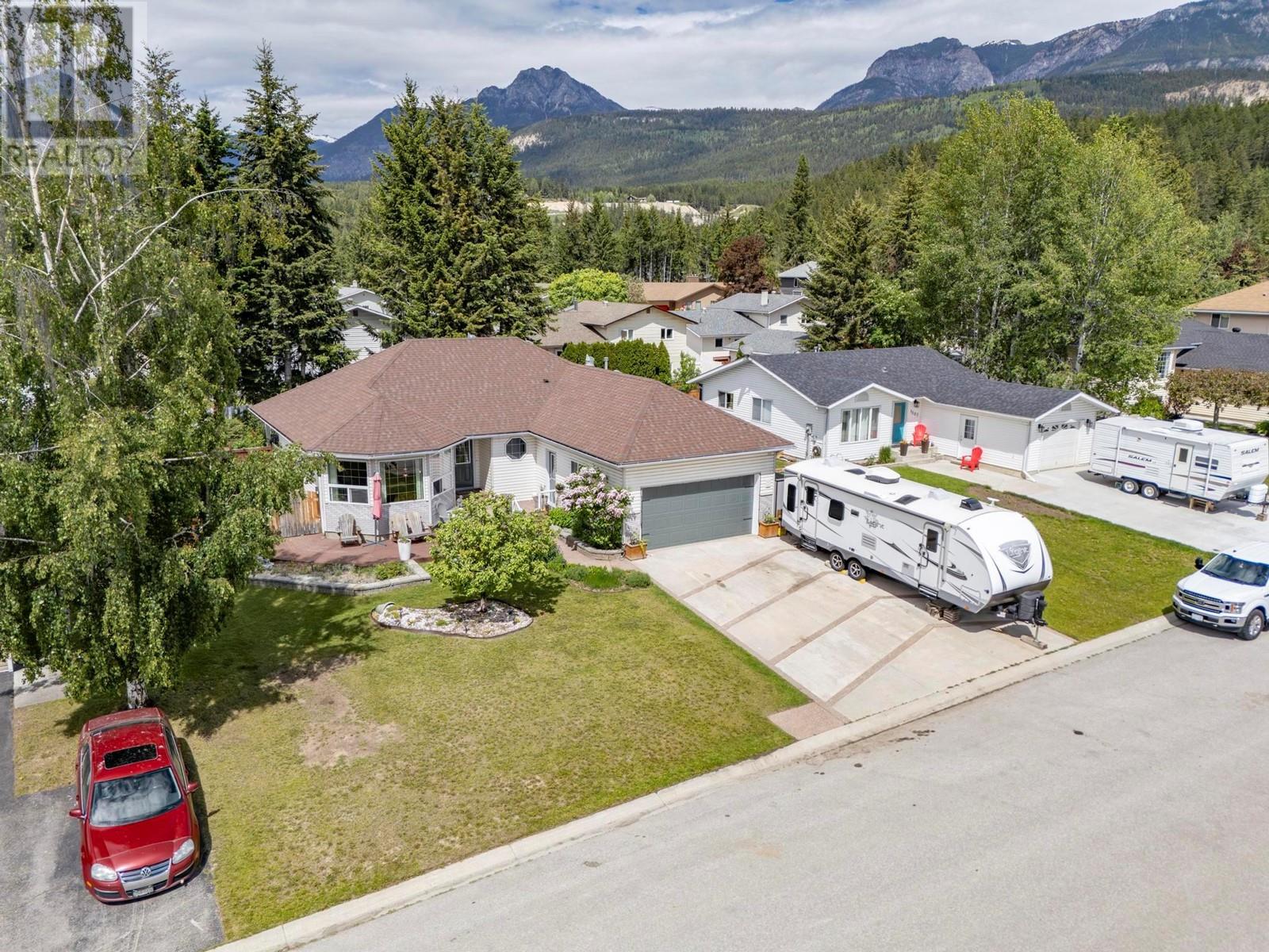 1505 Cedar Street, Golden, British Columbia  V0A 1H6 - Photo 50 - 10350673