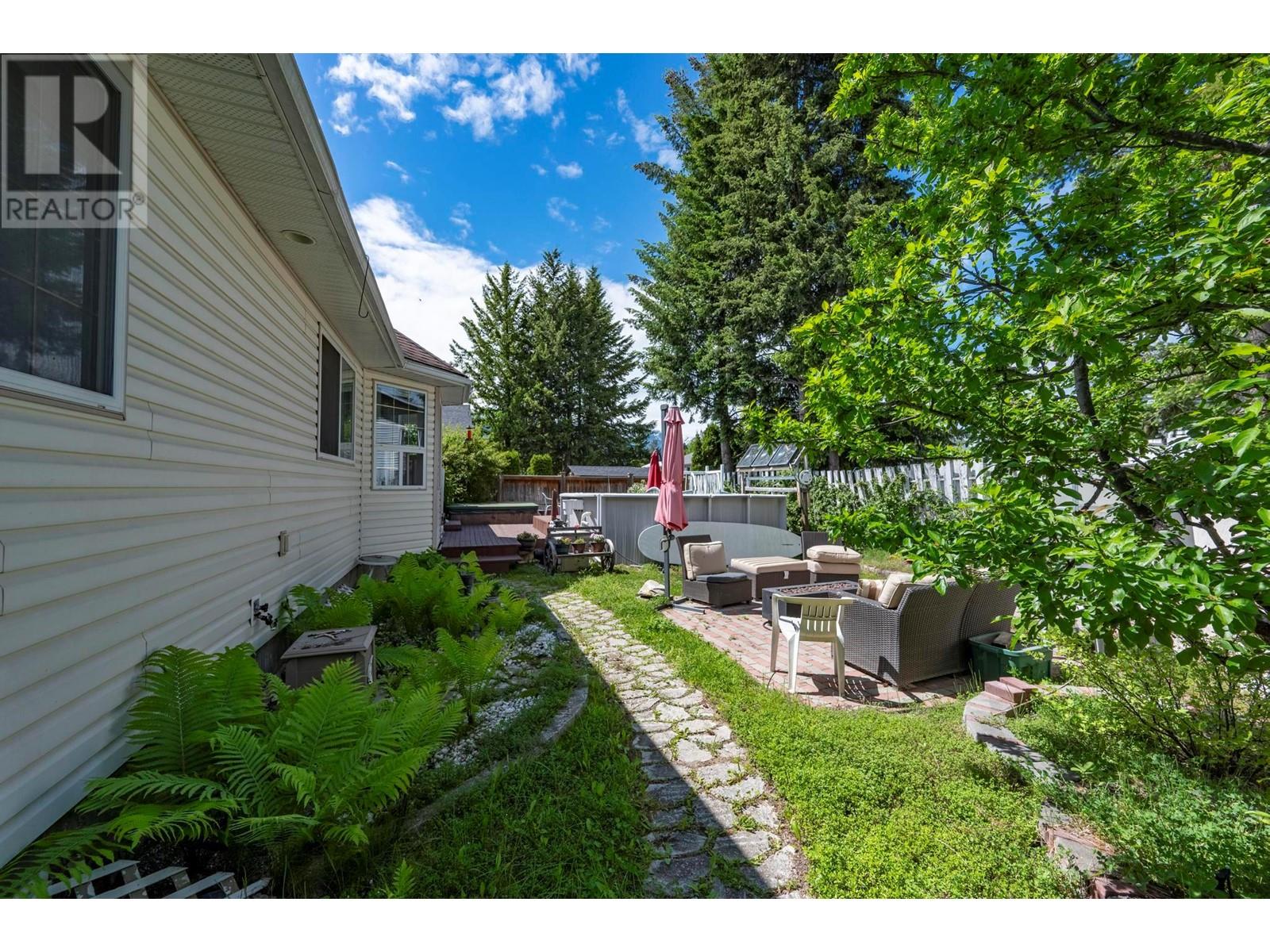 1505 Cedar Street, Golden, British Columbia  V0A 1H6 - Photo 63 - 10350673
