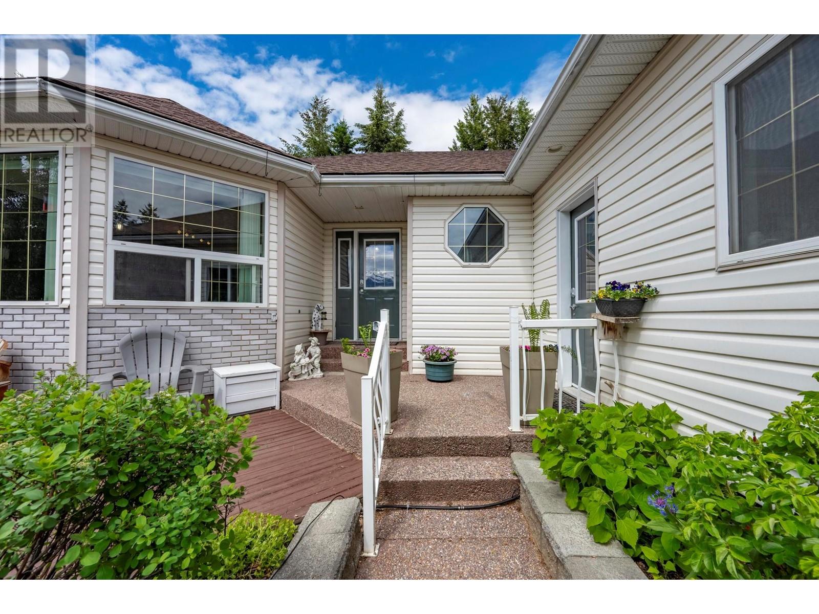 1505 Cedar Street, Golden, British Columbia  V0A 1H6 - Photo 7 - 10350673