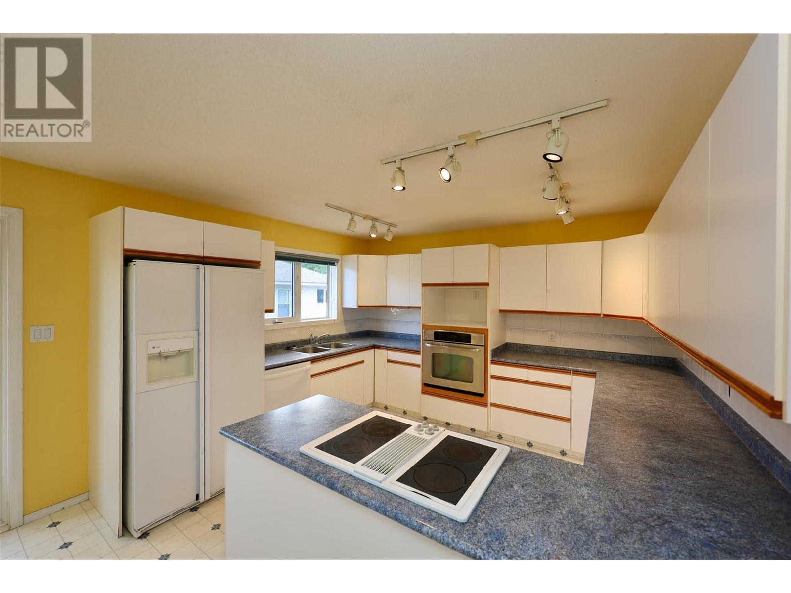 411 5th Avenue S Unit# 12, Golden, British Columbia  V0A 1H0 - Photo 11 - 10351081