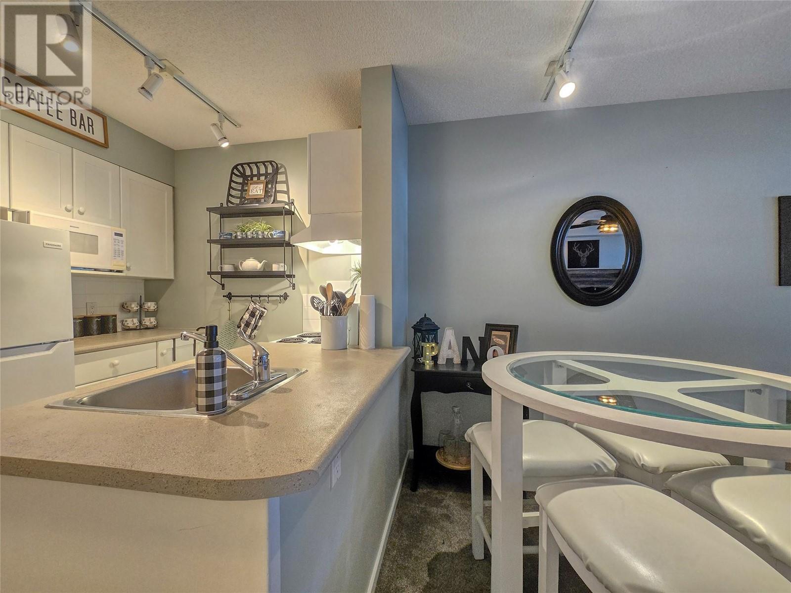 2060 Summit Drive Unit# 406, Panorama, British Columbia  V0A 1T0 - Photo 12 - 10350644