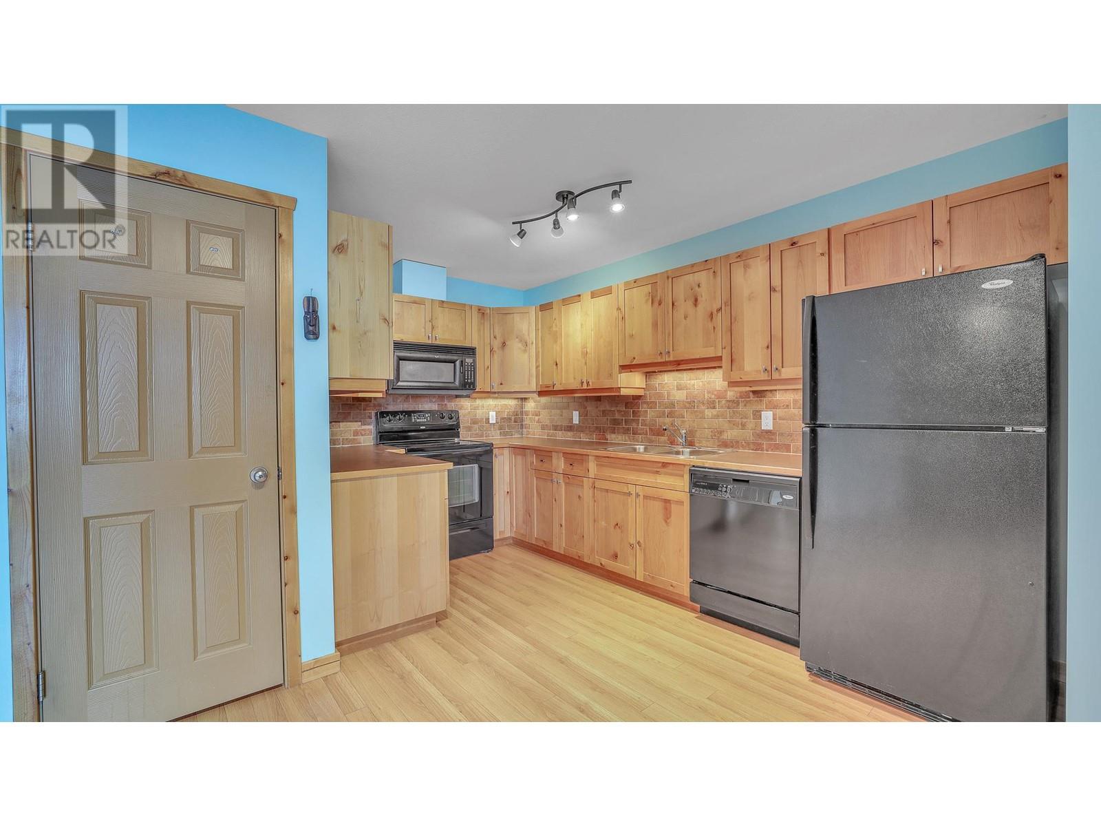 519 13th Street Unit# 8, Invermere, British Columbia  V0A 1K0 - Photo 3 - 10351238