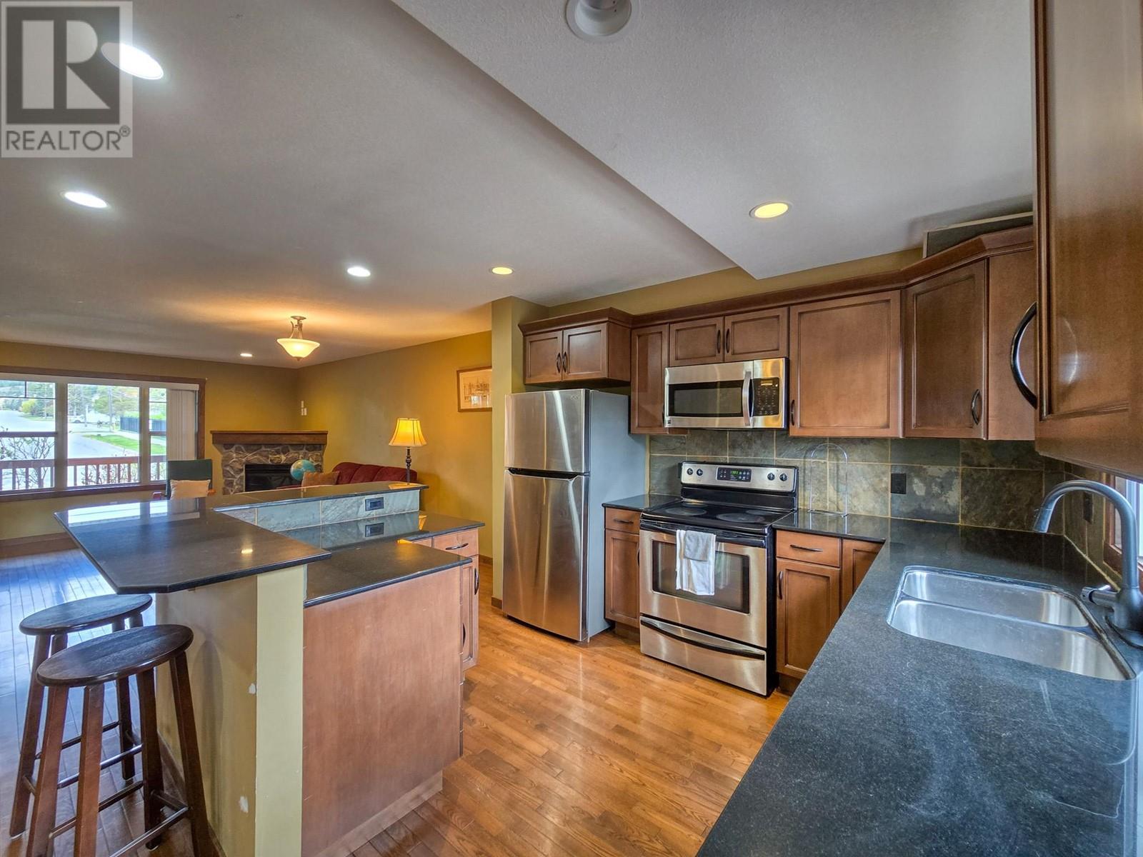 1000 9th Street Unit# 8, Invermere, British Columbia  V0A 1K0 - Photo 3 - 10350658