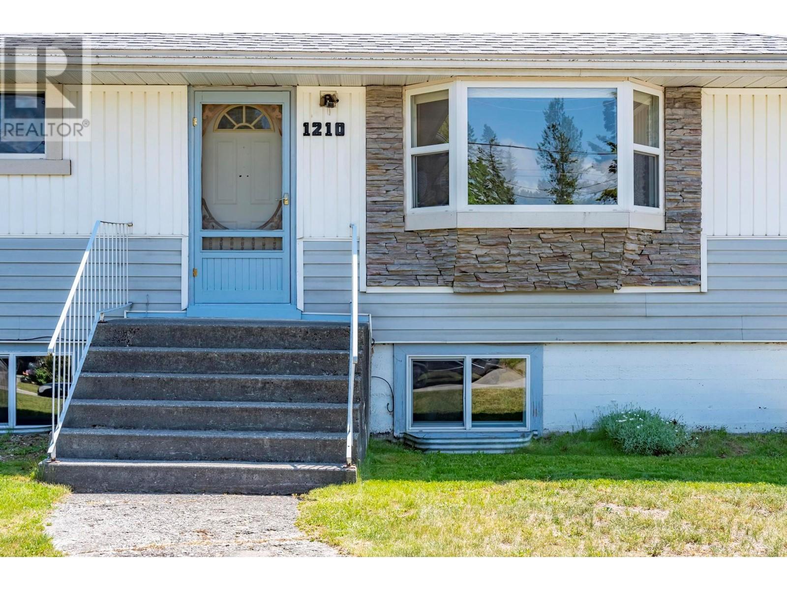 1210 12th Street S, Golden, British Columbia  V0A 1H0 - Photo 4 - 10351340