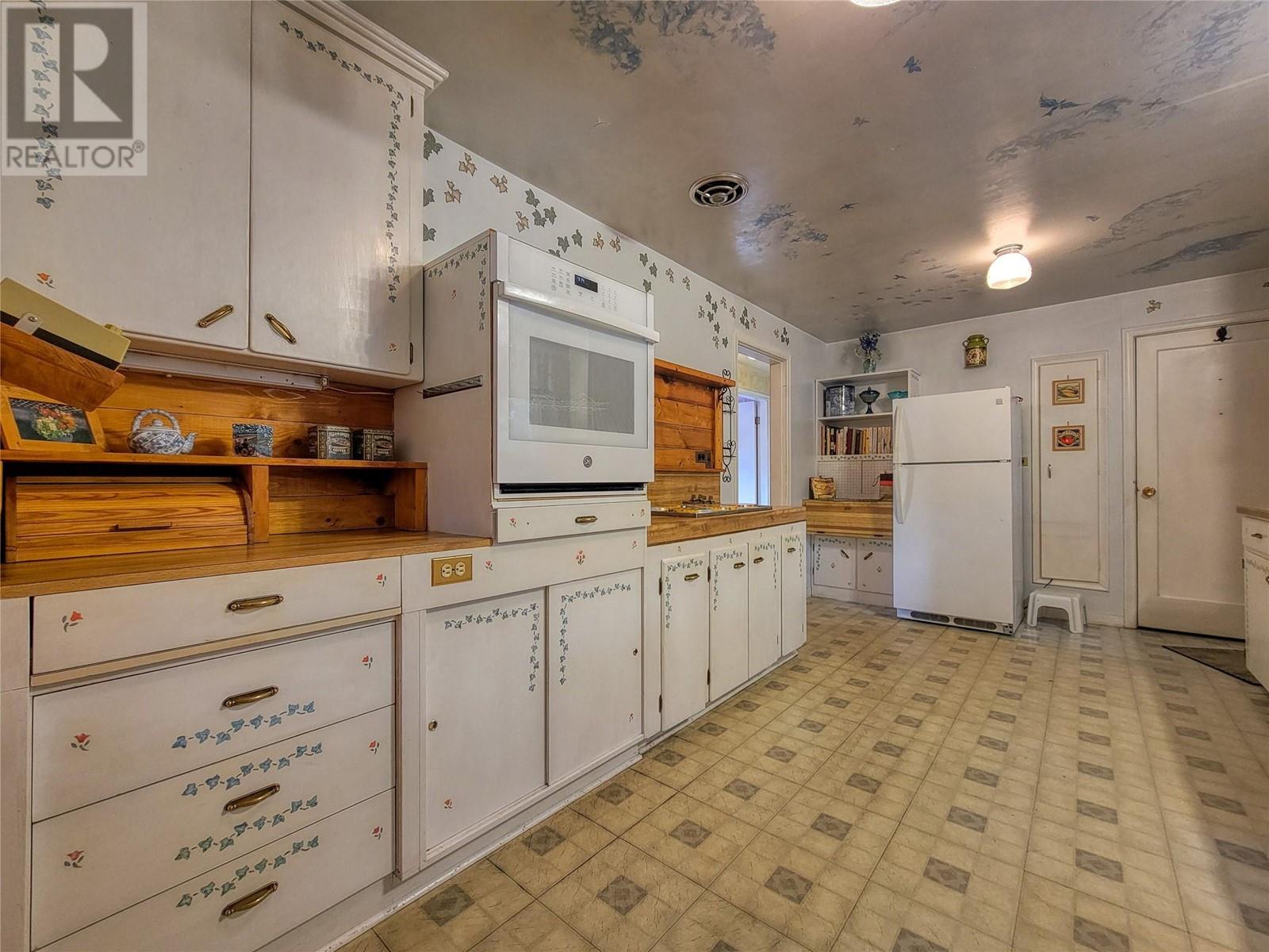 960 95 Highway, Spillimacheen, British Columbia  V0A 1P0 - Photo 22 - 10350666