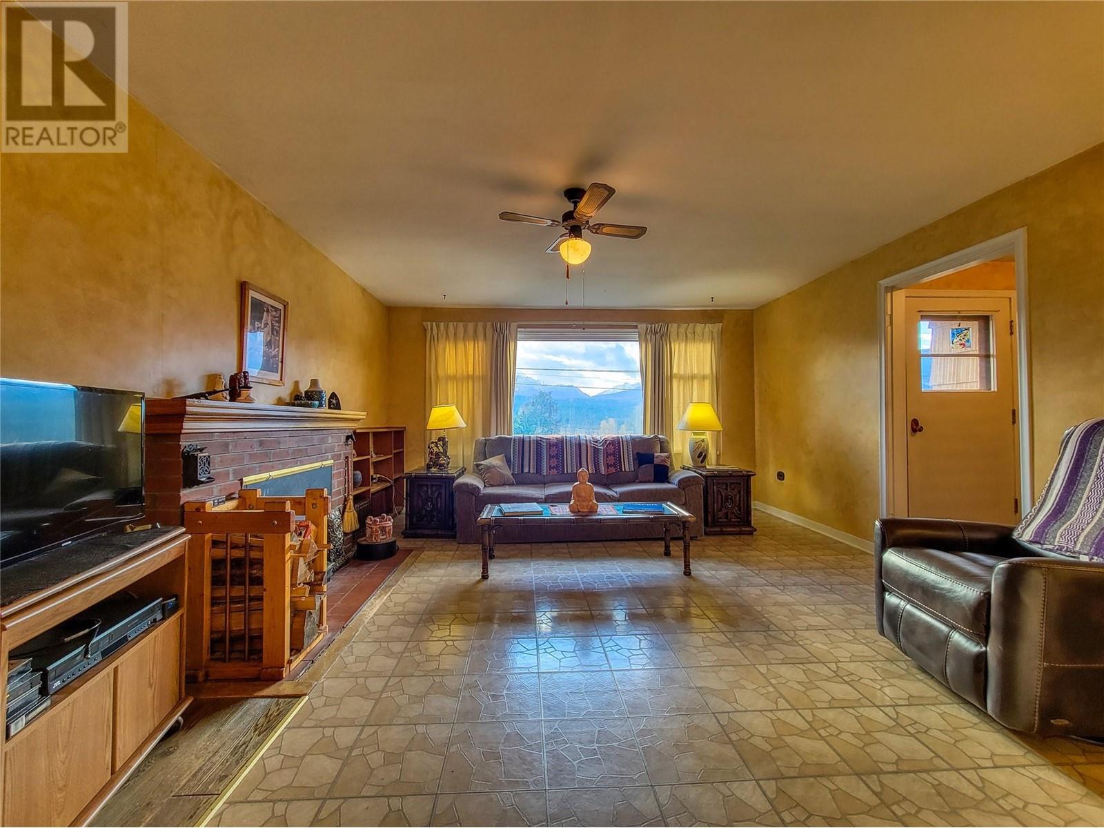 960 95 Highway, Spillimacheen, British Columbia  V0A 1P0 - Photo 4 - 10350666