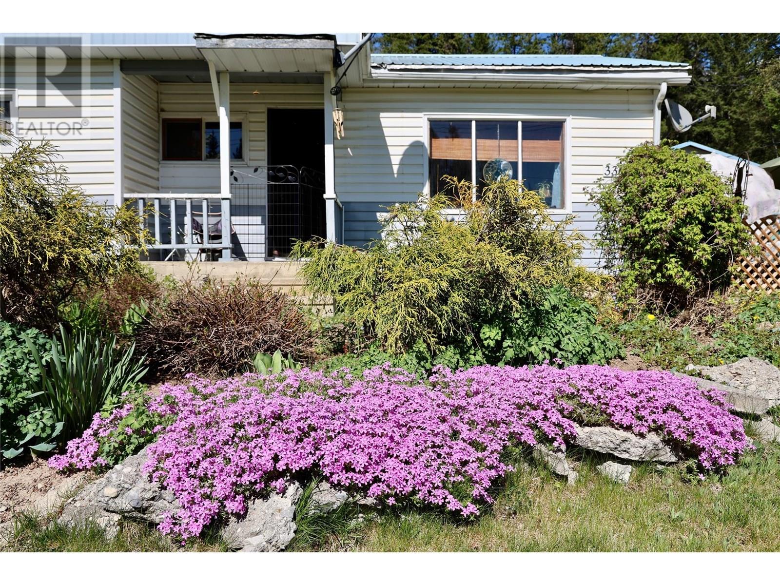 3361 & 3365 95 Highway, Golden, British Columbia  V0A 1L0 - Photo 24 - 10351776