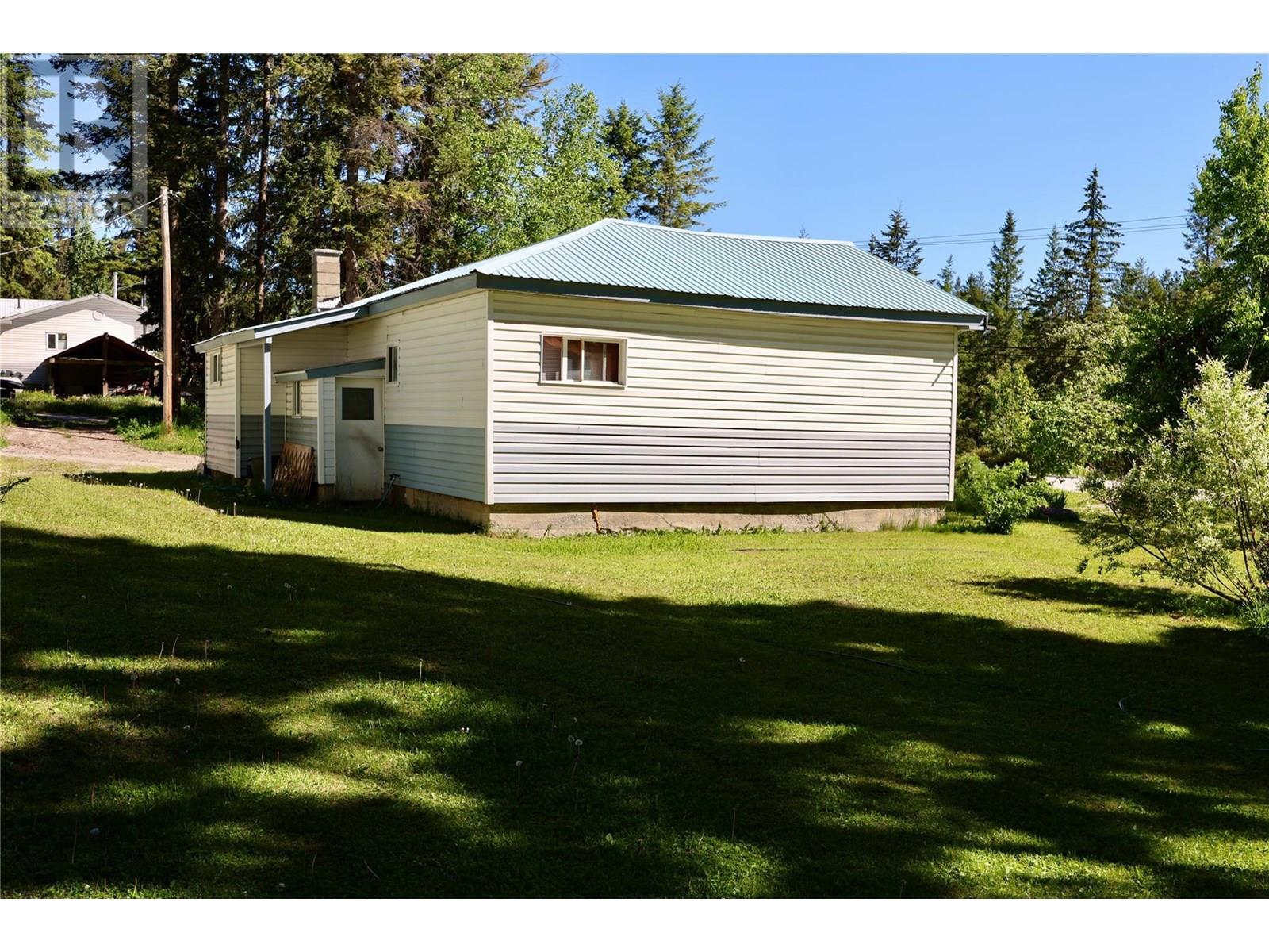 3361 & 3365 95 Highway, Golden, British Columbia  V0A 1L0 - Photo 62 - 10351776