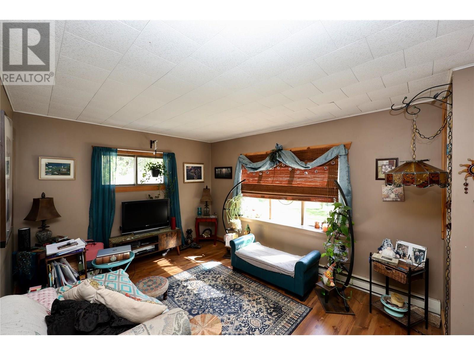 3361 & 3365 95 Highway, Golden, British Columbia  V0A 1L0 - Photo 67 - 10351776