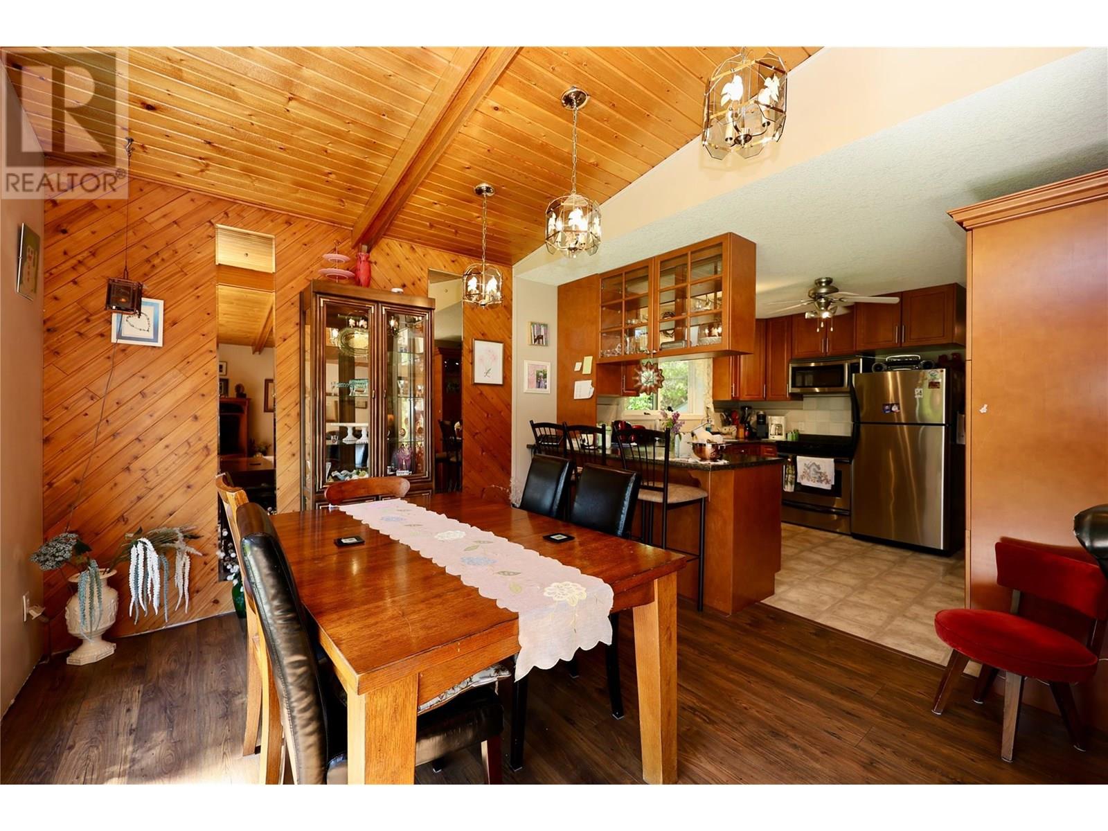 3361 & 3365 95 Highway, Golden, British Columbia  V0A 1L0 - Photo 7 - 10351776