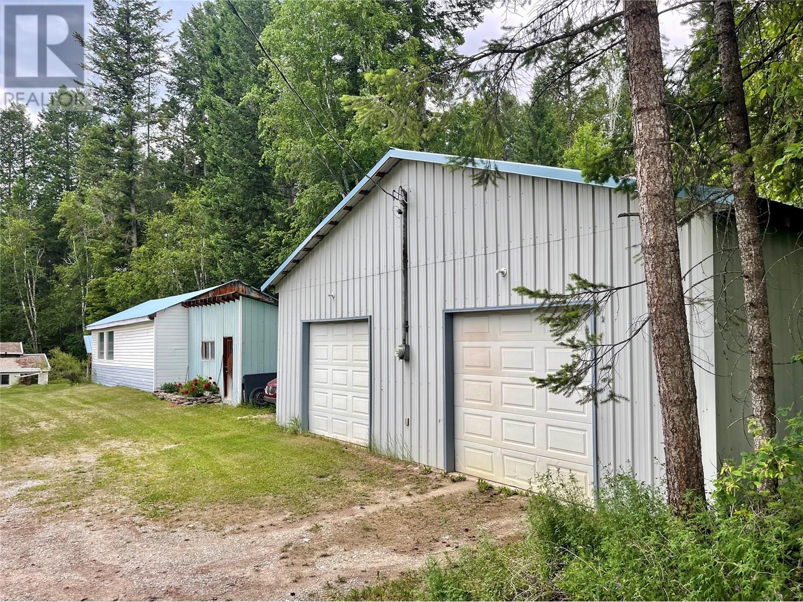3361 & 3365 95 Highway, Golden, British Columbia  V0A 1L0 - Photo 74 - 10351776