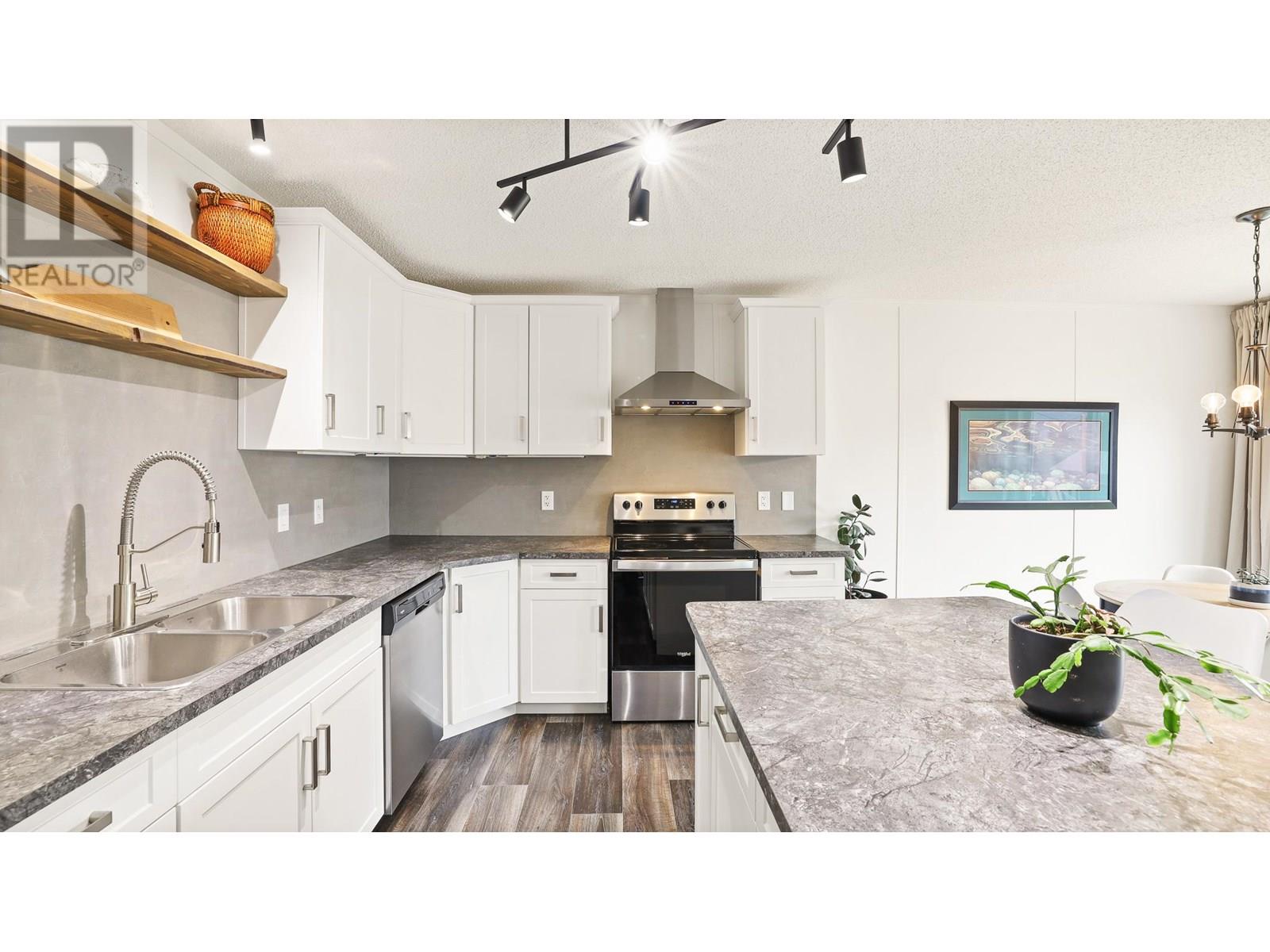 1315 Westside Park Drive, Invermere, British Columbia  V0A 1K4 - Photo 4 - 10351570