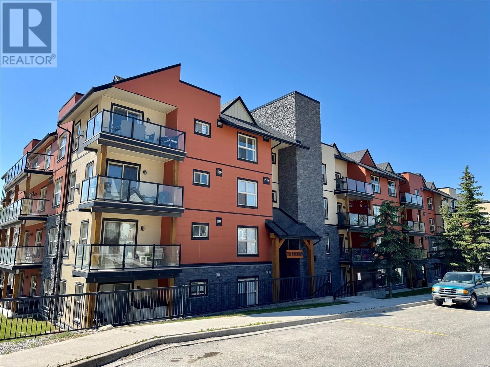 4884 Stanley Street Unit# 1301, Radium Hot Springs, British Columbia  V0A 1M0 - Photo 1 - 10351727
