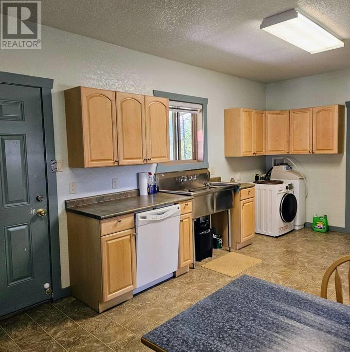 5761 Lautrup Road, Edgewater, British Columbia  V0A 1E0 - Photo 23 - 10350968