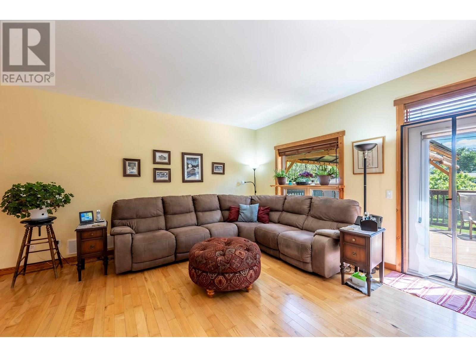 810 12th Street S, Golden, British Columbia  V0A 1H2 - Photo 12 - 10351892
