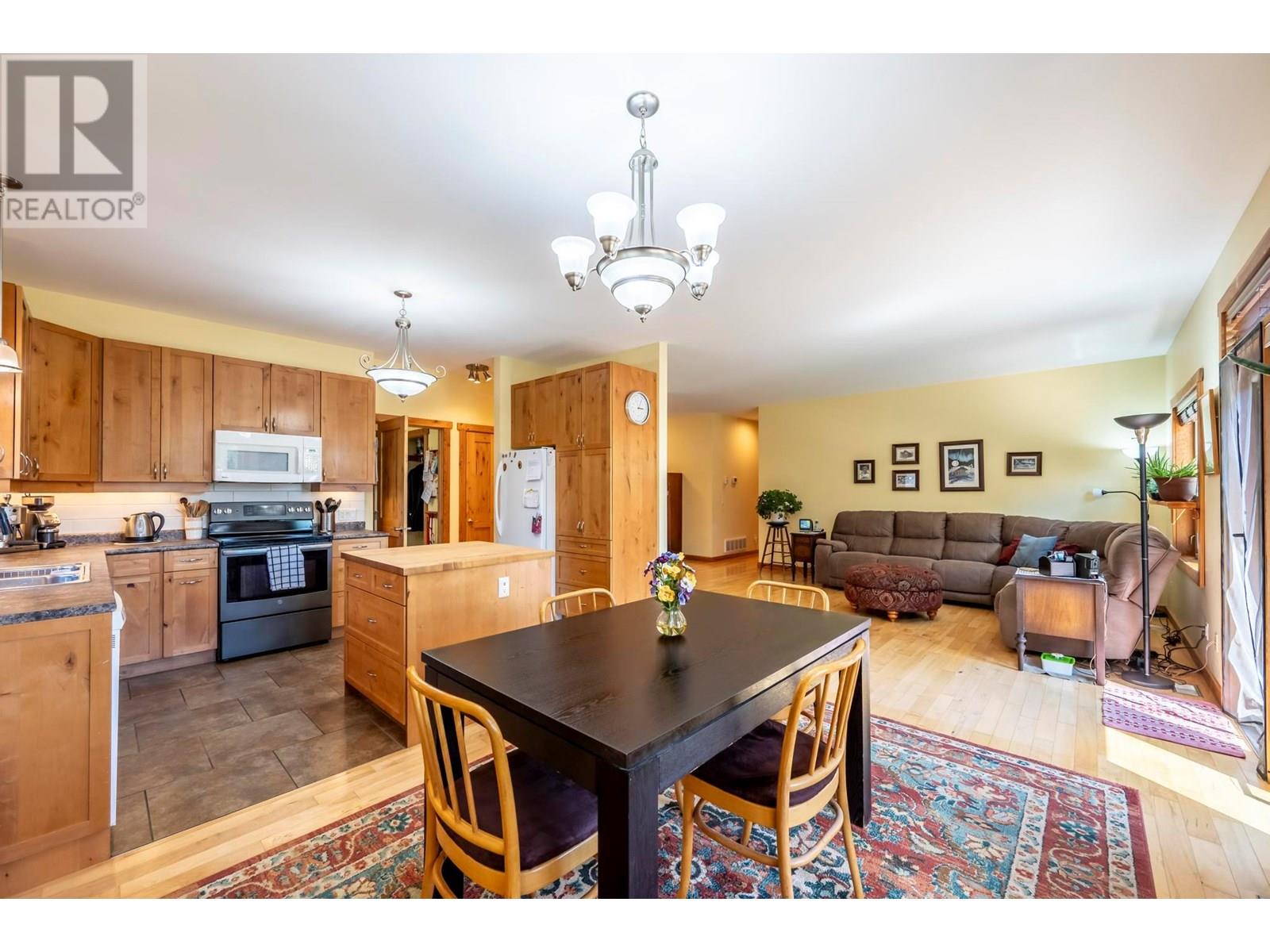 810 12th Street S, Golden, British Columbia  V0A 1H2 - Photo 16 - 10351892