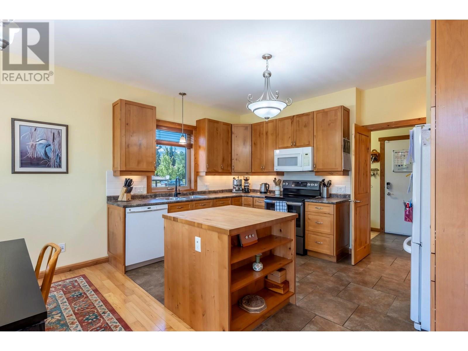 810 12th Street S, Golden, British Columbia  V0A 1H2 - Photo 21 - 10351892