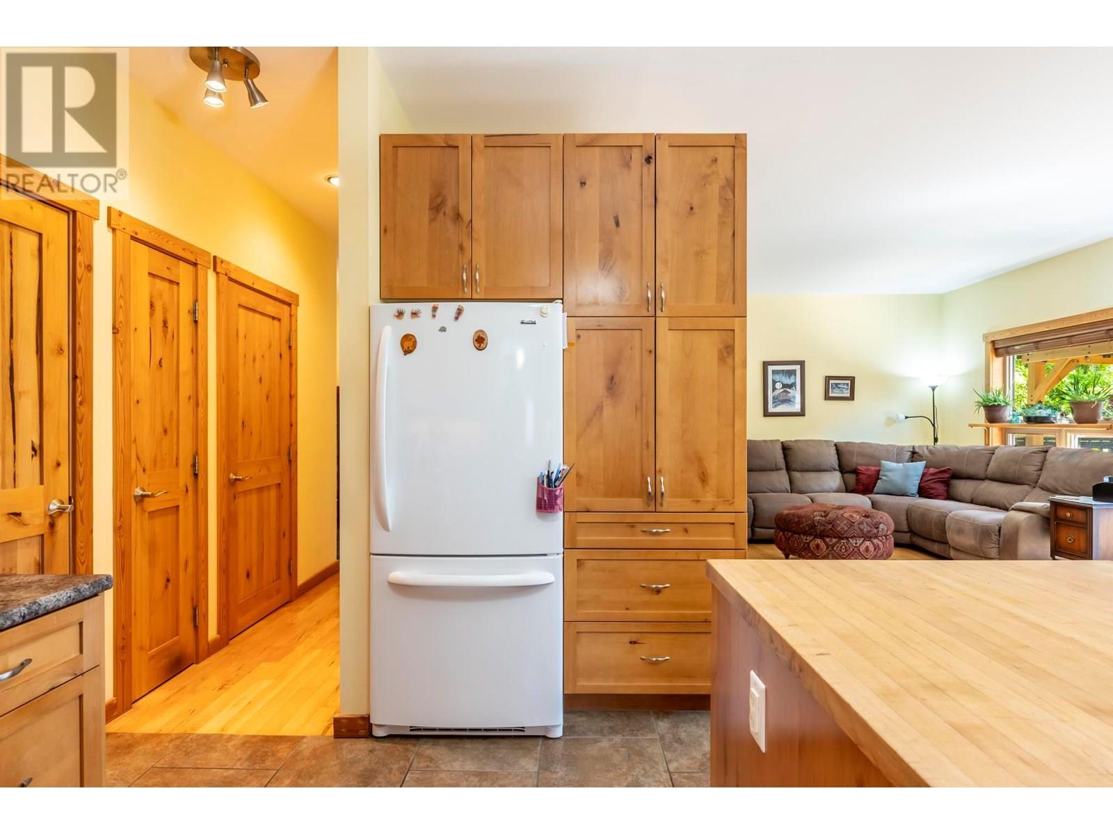 810 12th Street S, Golden, British Columbia  V0A 1H2 - Photo 24 - 10351892